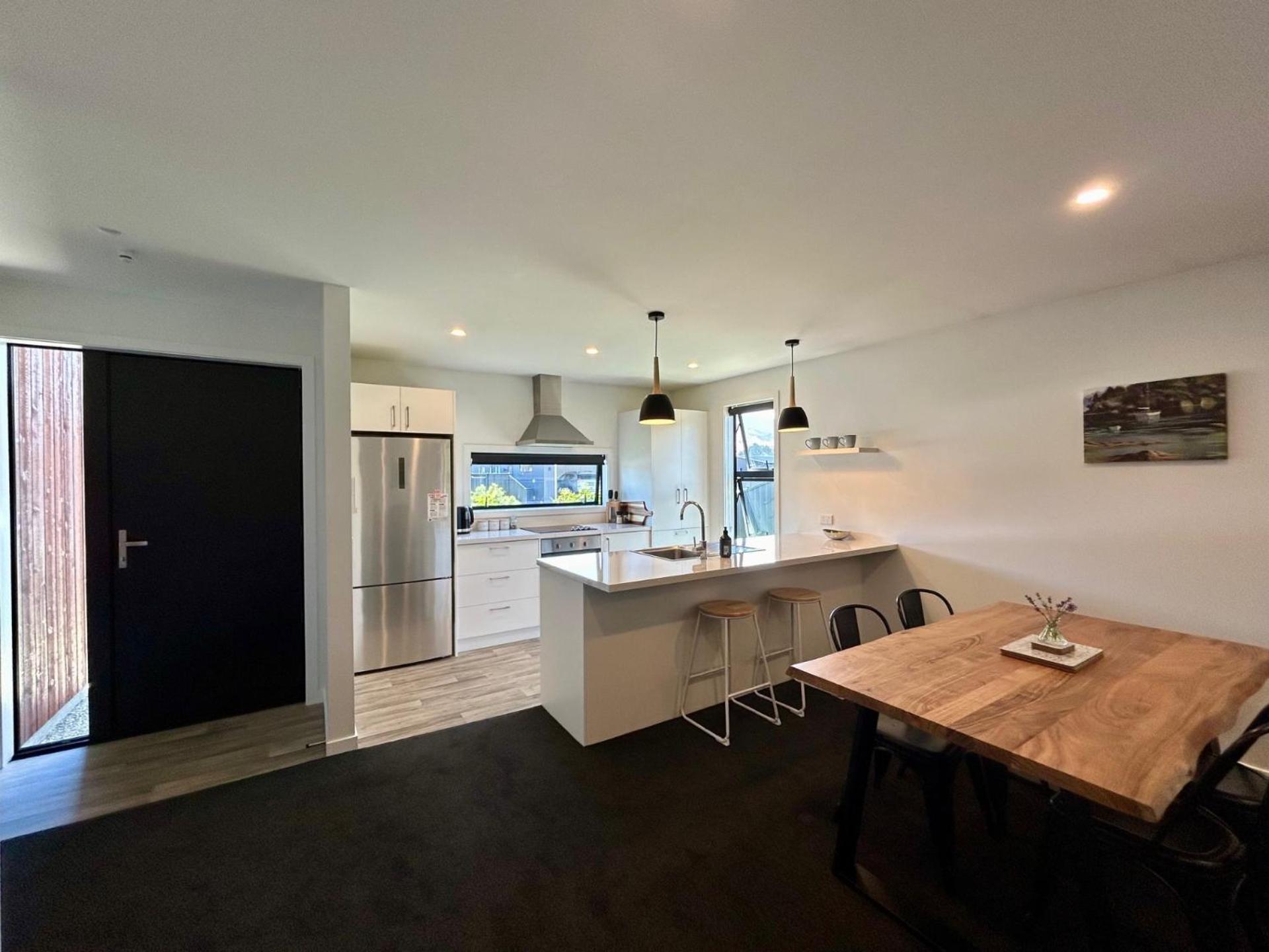 Modern Family Pad In Cromwell view 3