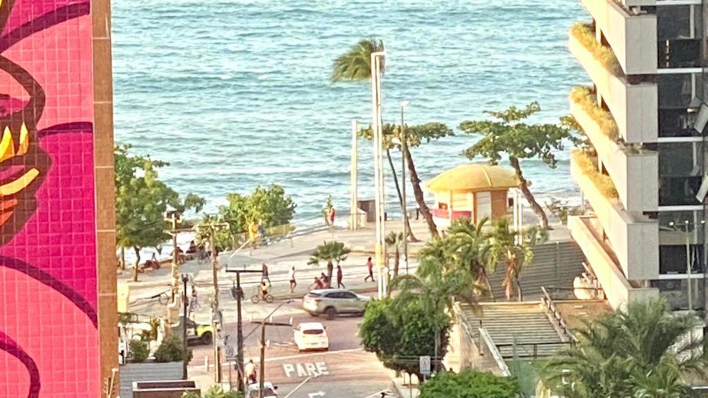 Aparthotel a 50m da Beira Mar 2 quartos sendo escritório sofá-cama, ideal para empresários e home office