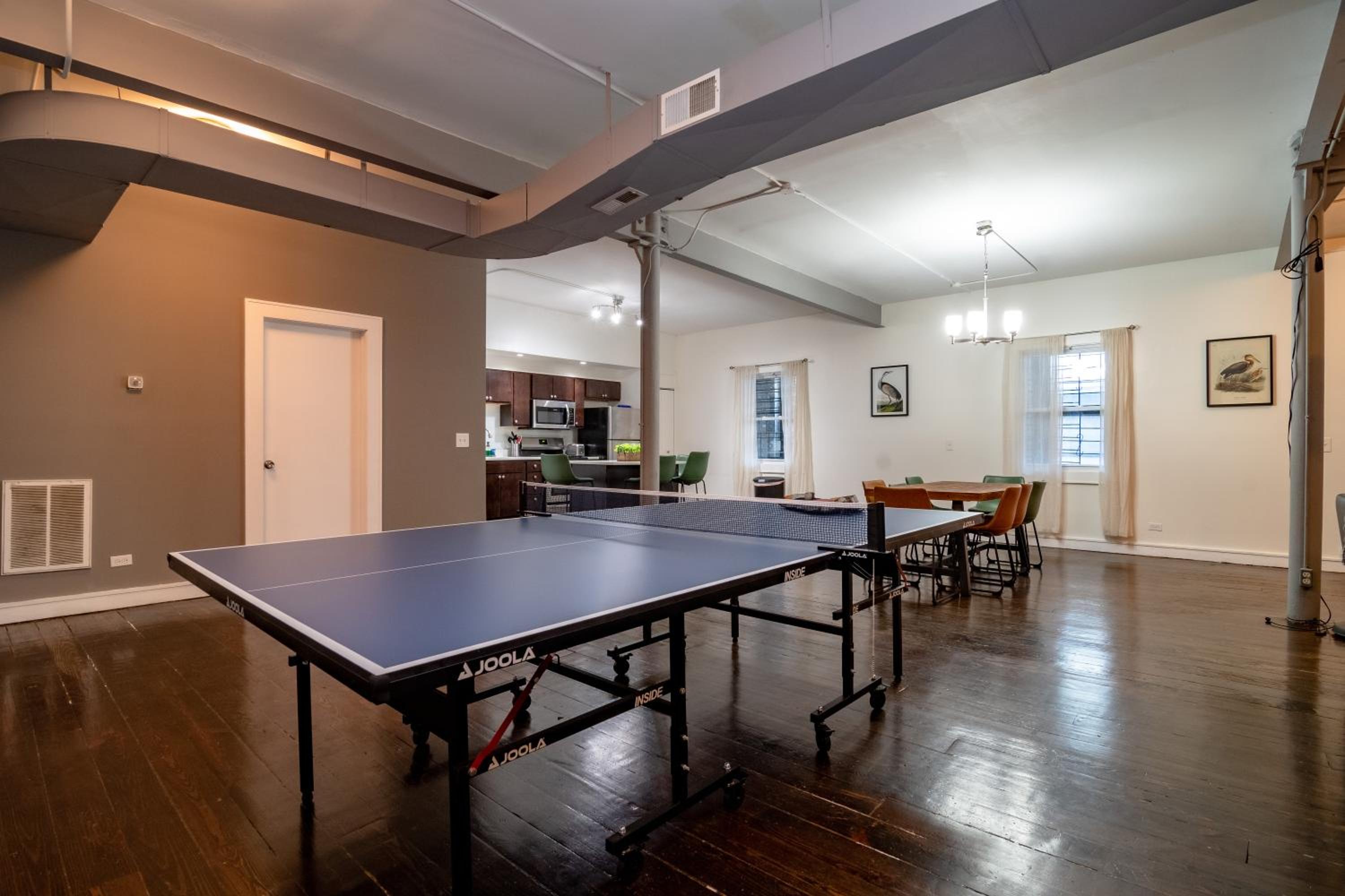 Bright South Loop 3BR Escape with PingPong Table and Optional Parking Minutes to Art Institute, Grant Park & McCormick Place Events photo 4