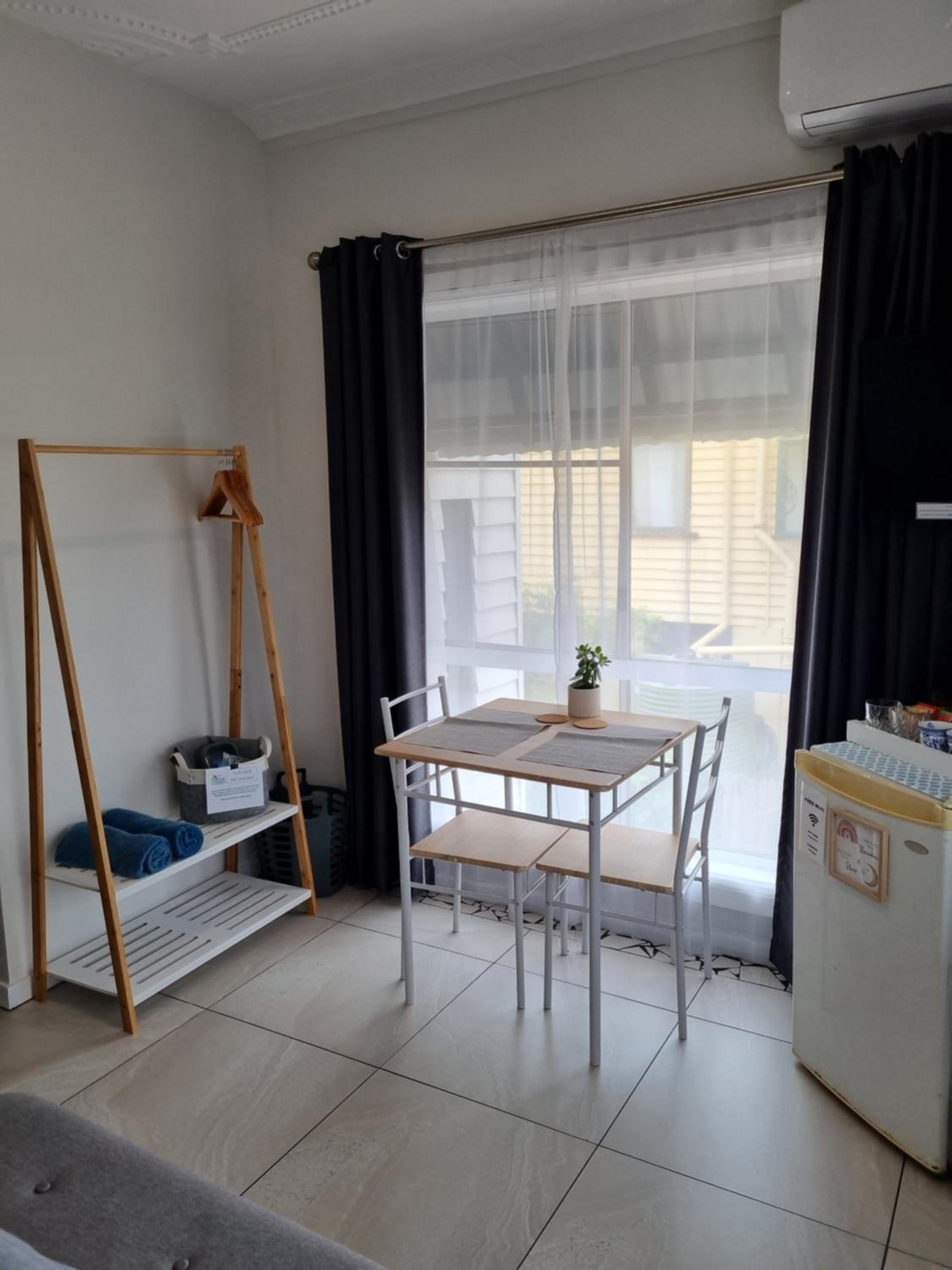 GUESTHOUSE on REGENT BnB- Comfortable & Afforable Accommodation