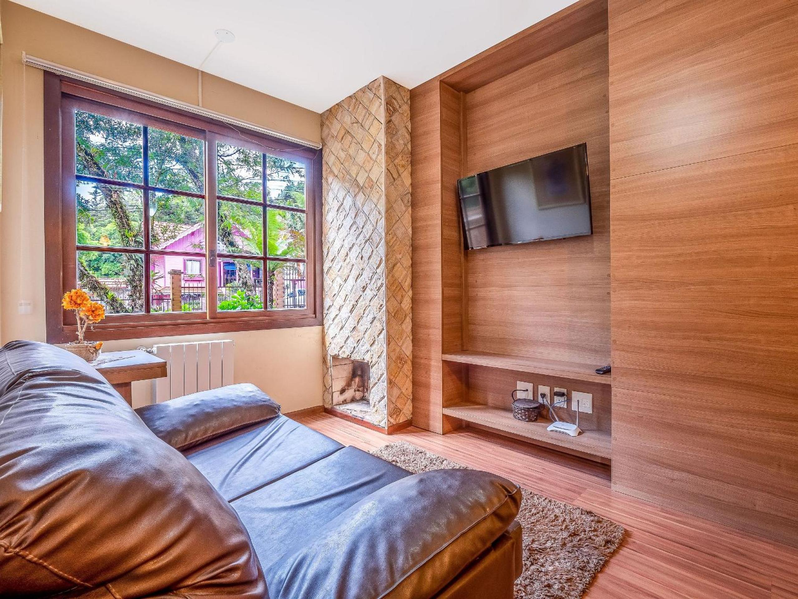 Rosenfeld 102 - Apto Gramado, próximo lago Negro