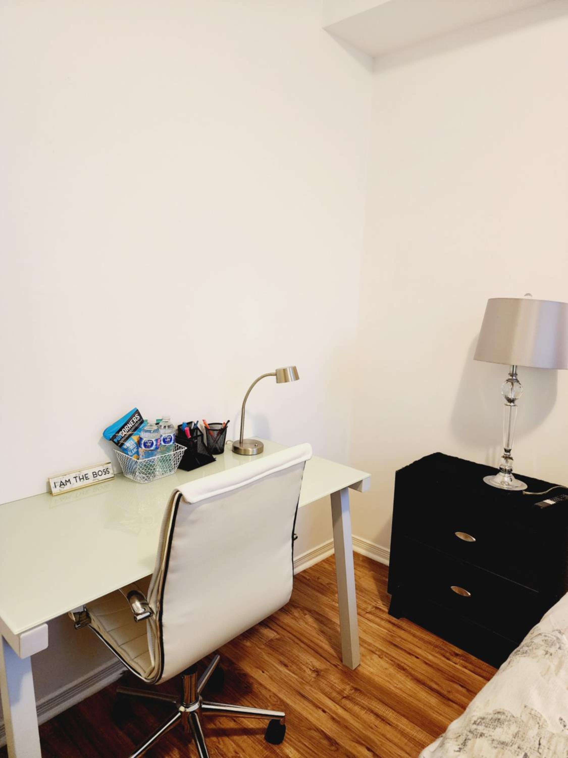 Beautiful Townhouse Near Yorkdale Mall, Wilson Subway