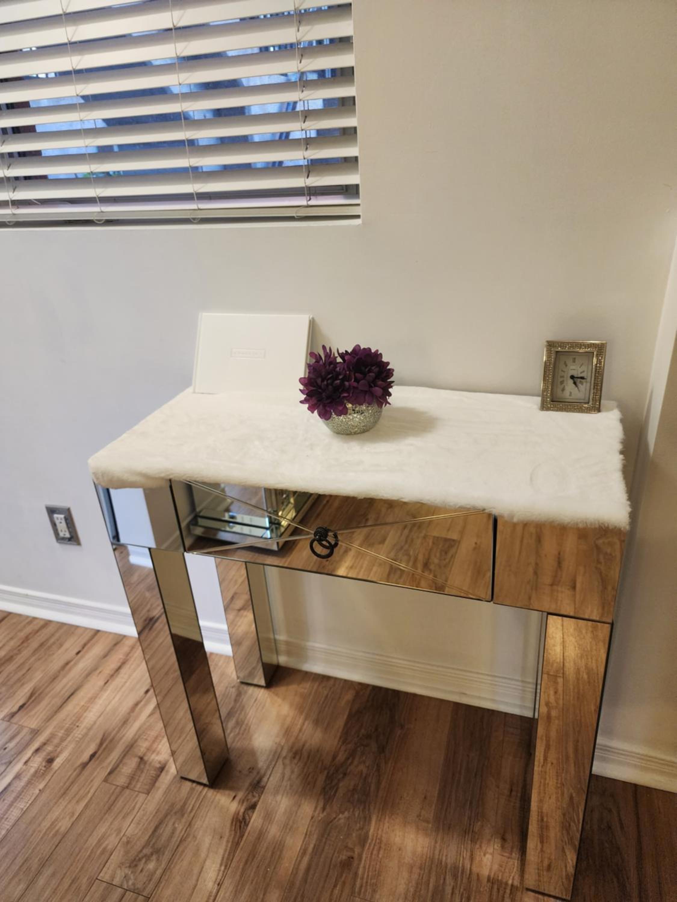 Beautiful Townhouse Near Yorkdale Mall, Wilson Subway