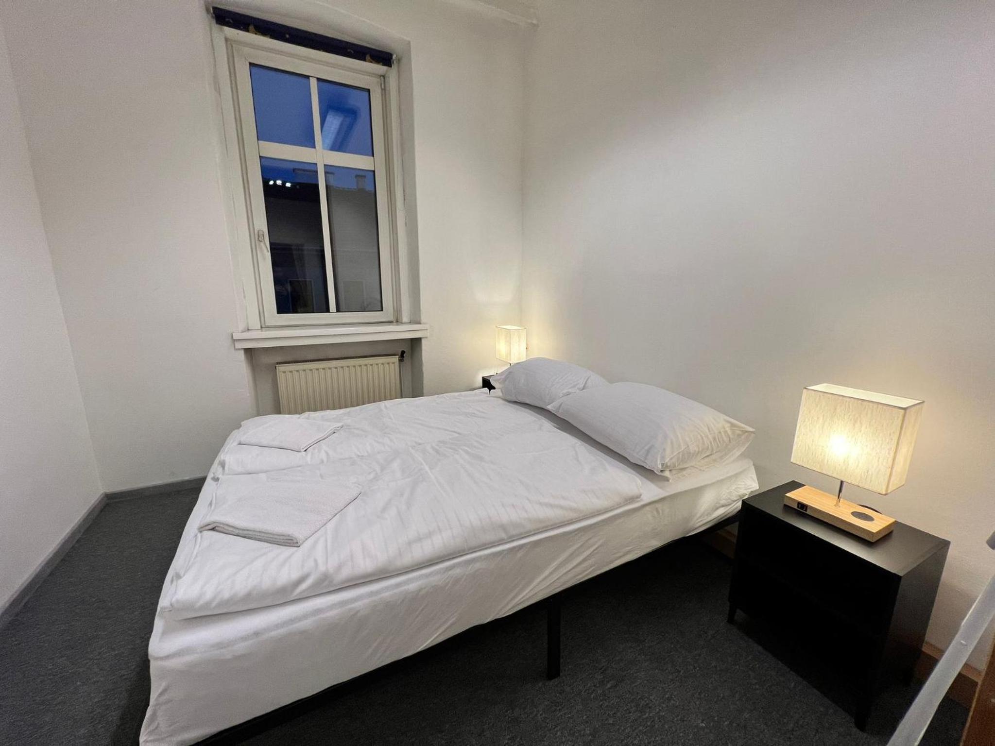 Vienna's Finest Spacious 2BR & 1LR Apartment