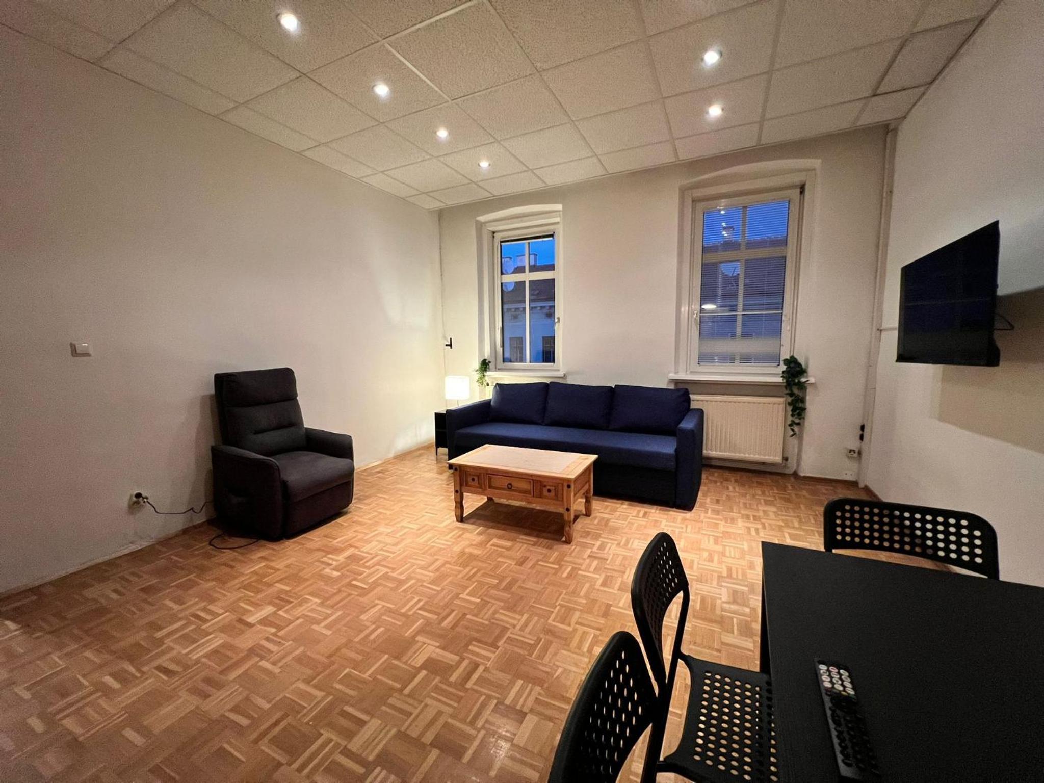 Vienna's Finest Spacious 2BR & 1LR Apartment