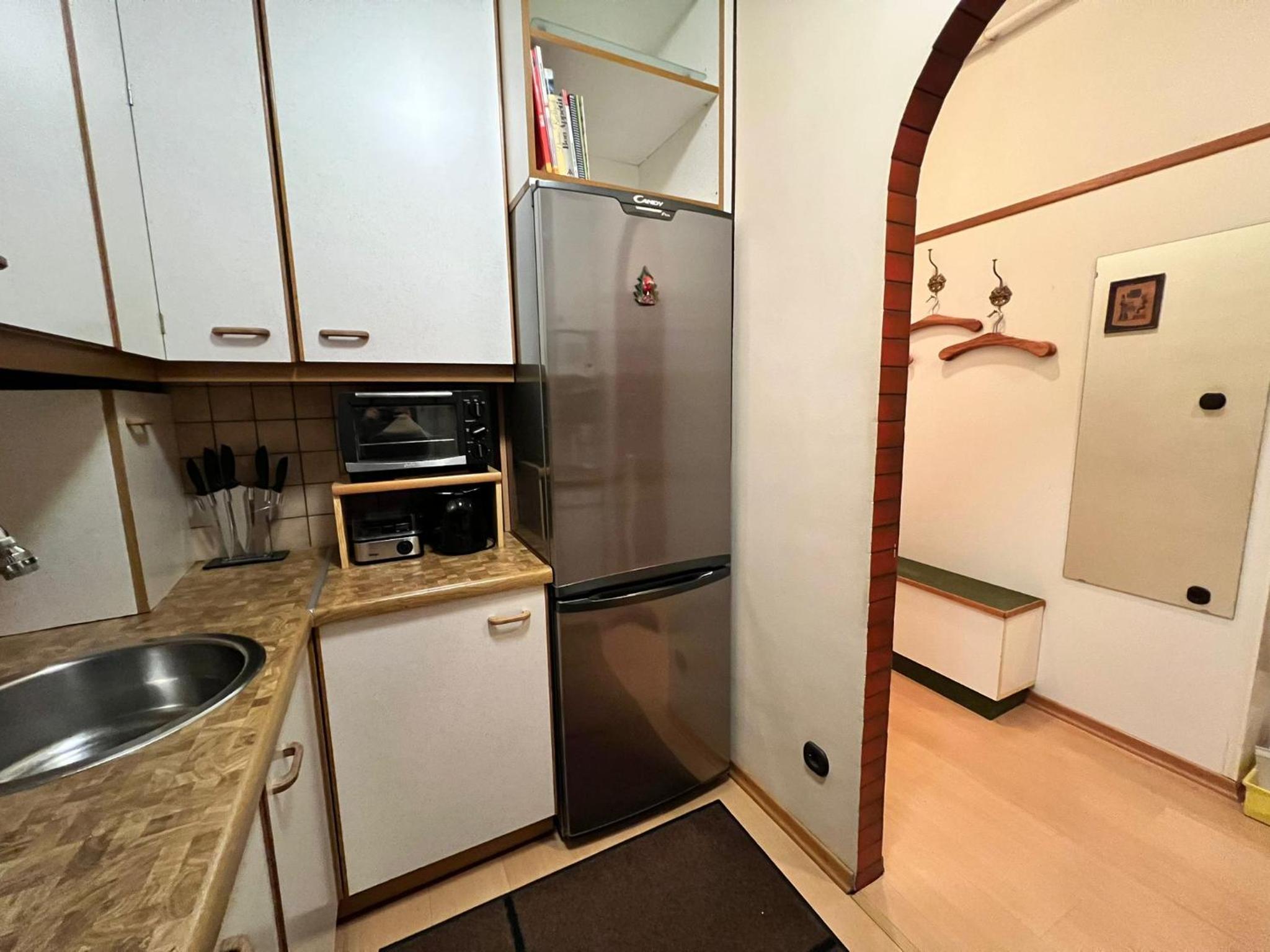 Vienna's Finest Spacious 2BR & 1LR Apartment