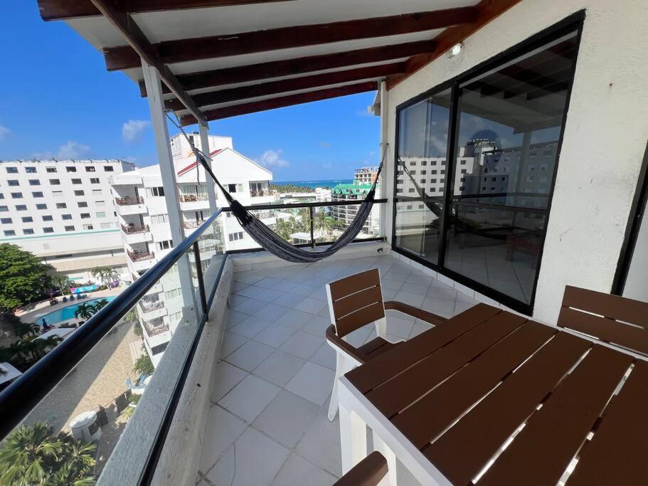 Apartamentos Bay Point By Caribe Relax