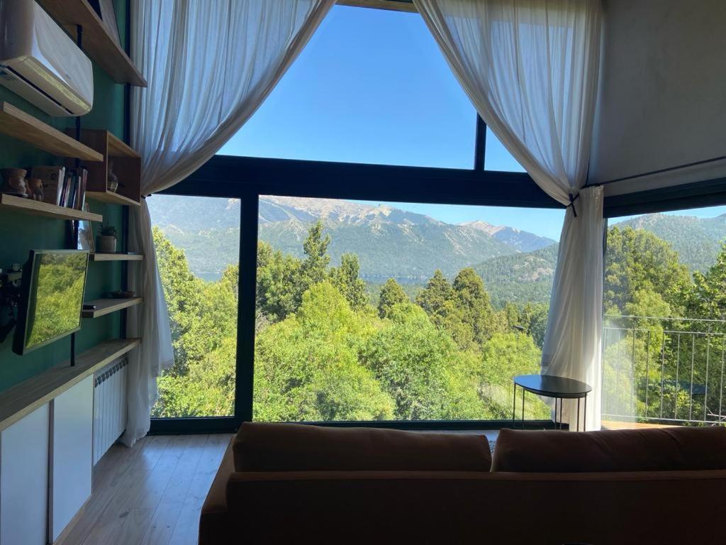 Casa Huilco- Panoramic Lake and Mountain Views