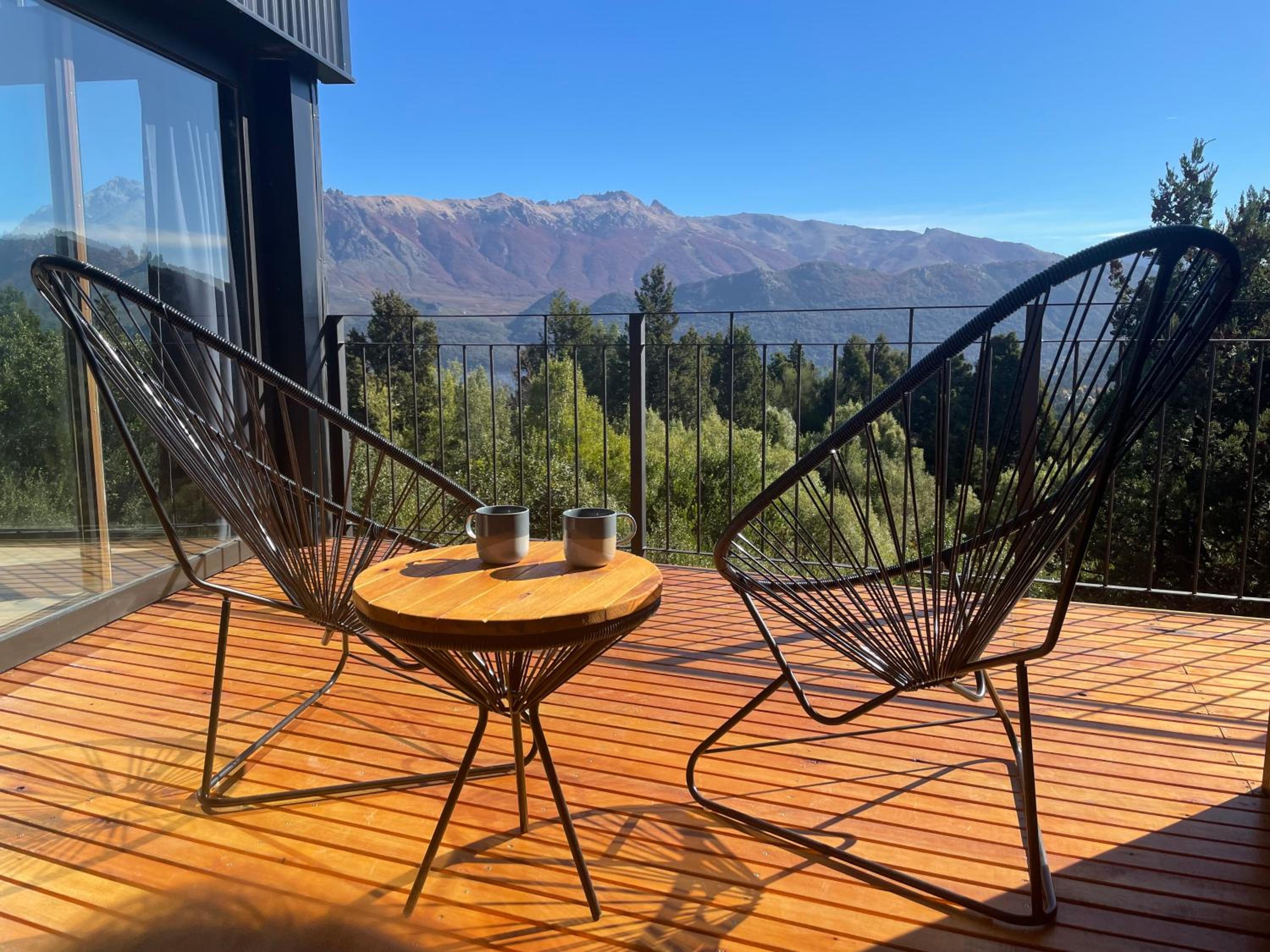 Casa Huilco- Panoramic Lake and Mountain Views