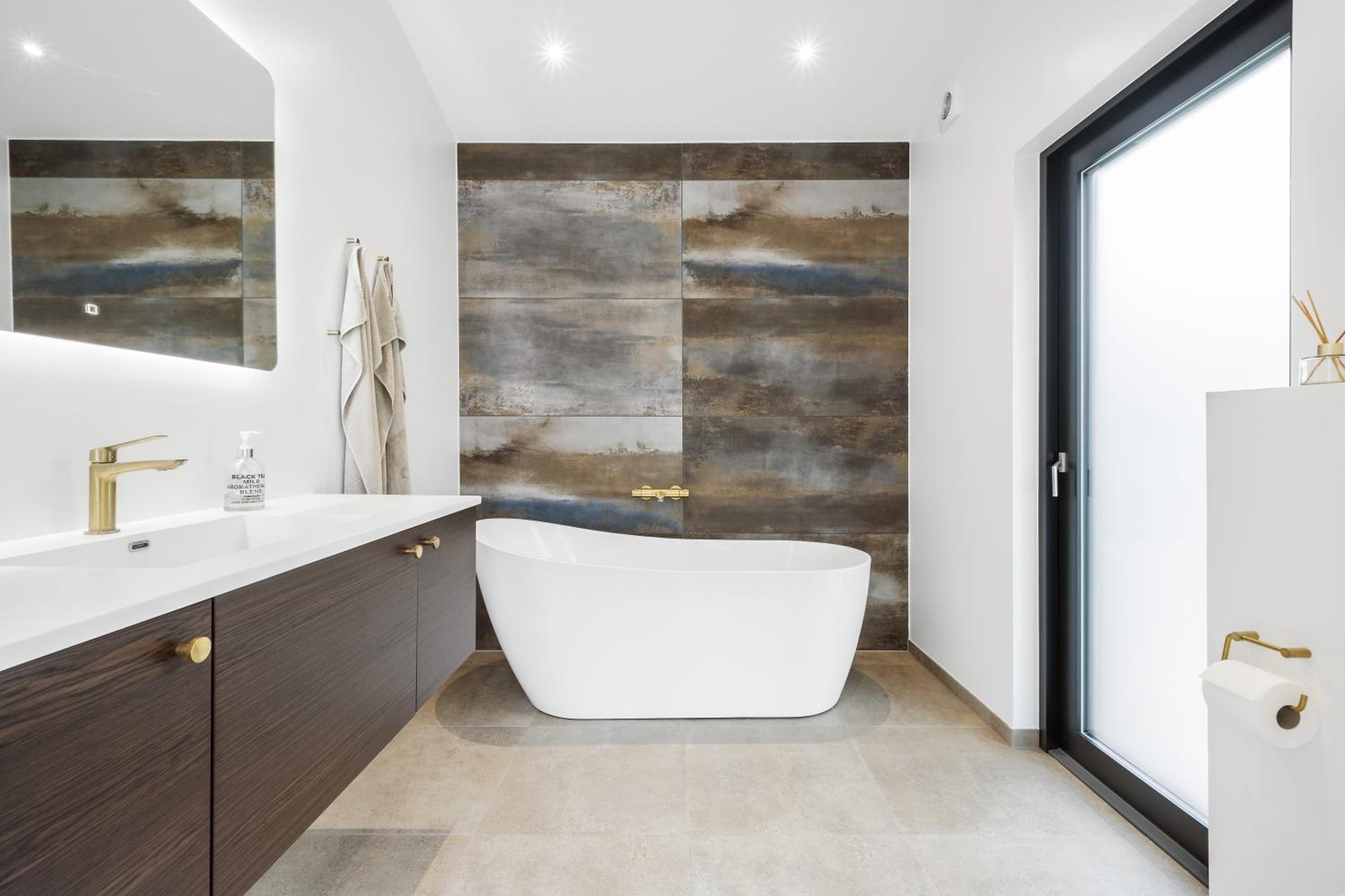New retreat! Tucked away in peaceful surroundings
