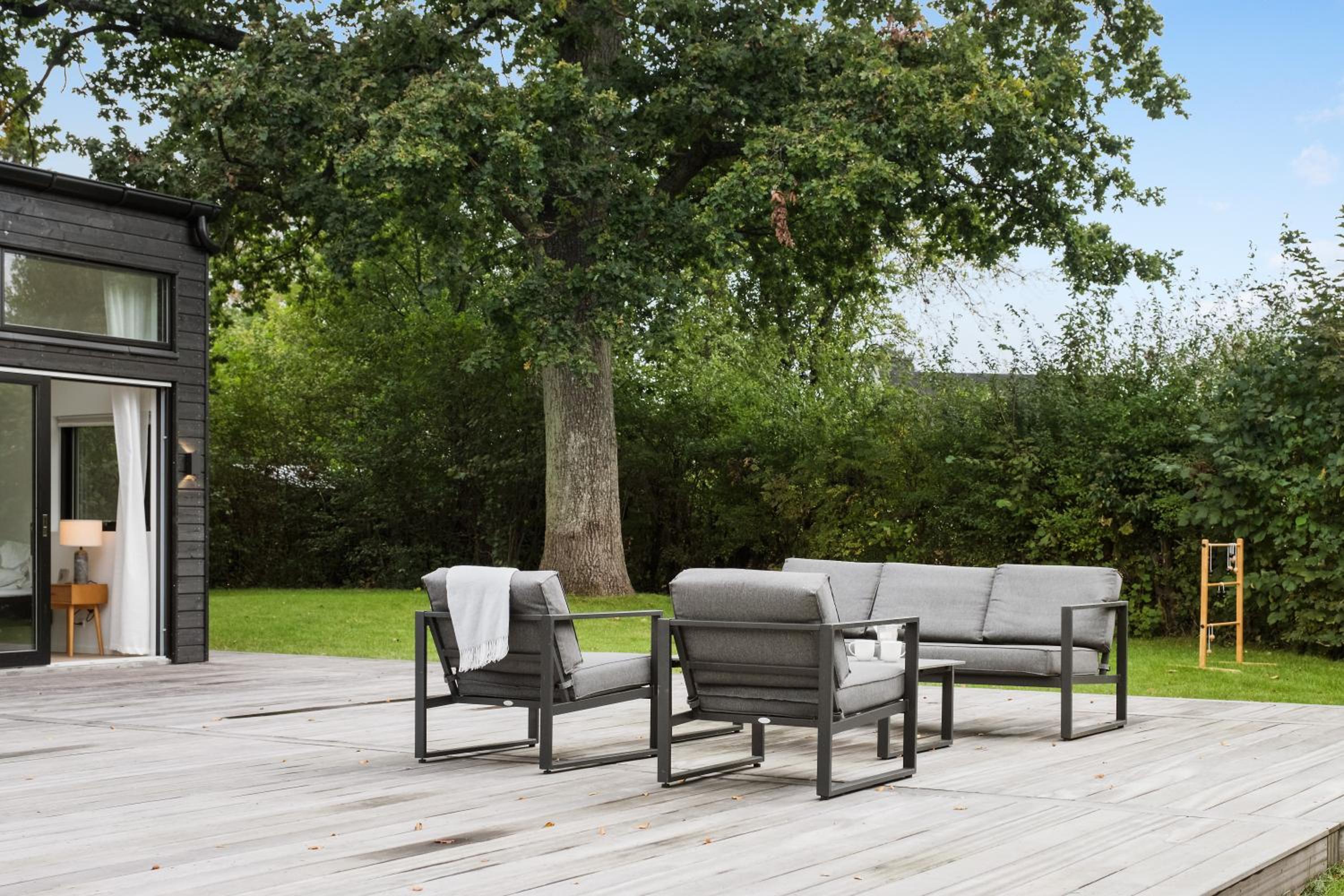 New retreat! Tucked away in peaceful surroundings