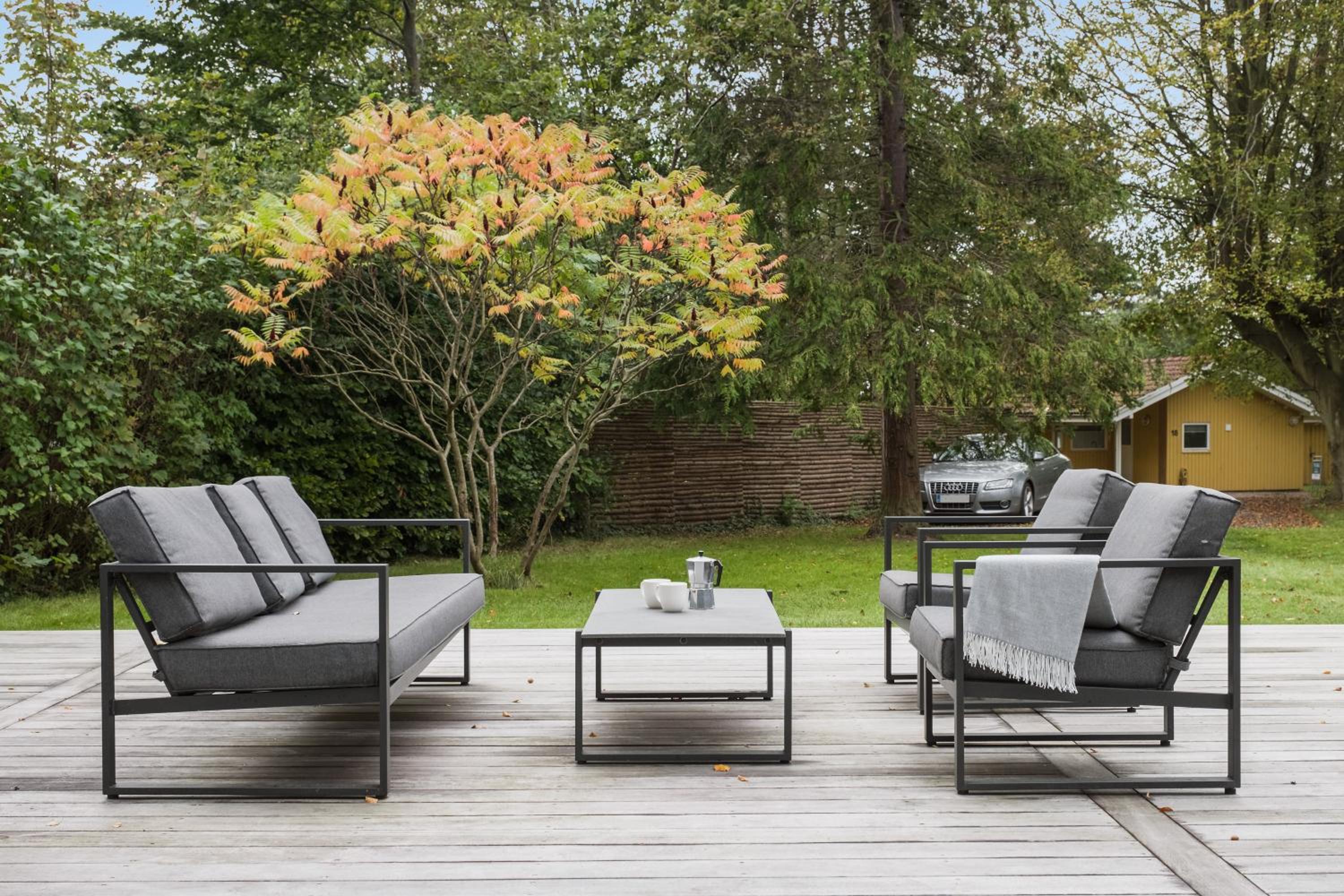 New retreat! Tucked away in peaceful surroundings