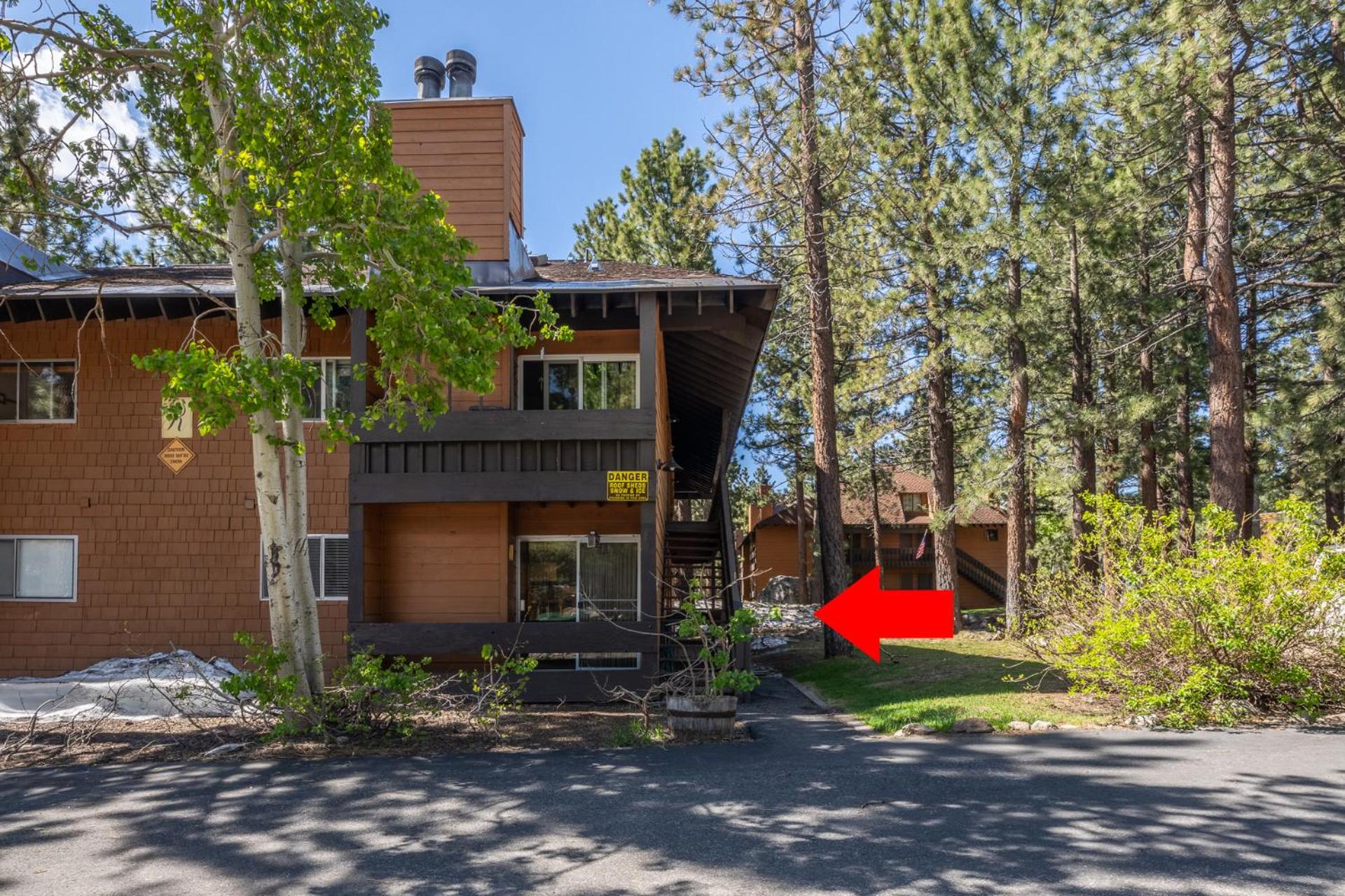 Cozy Cabin-Style Condo in Central Location view 4