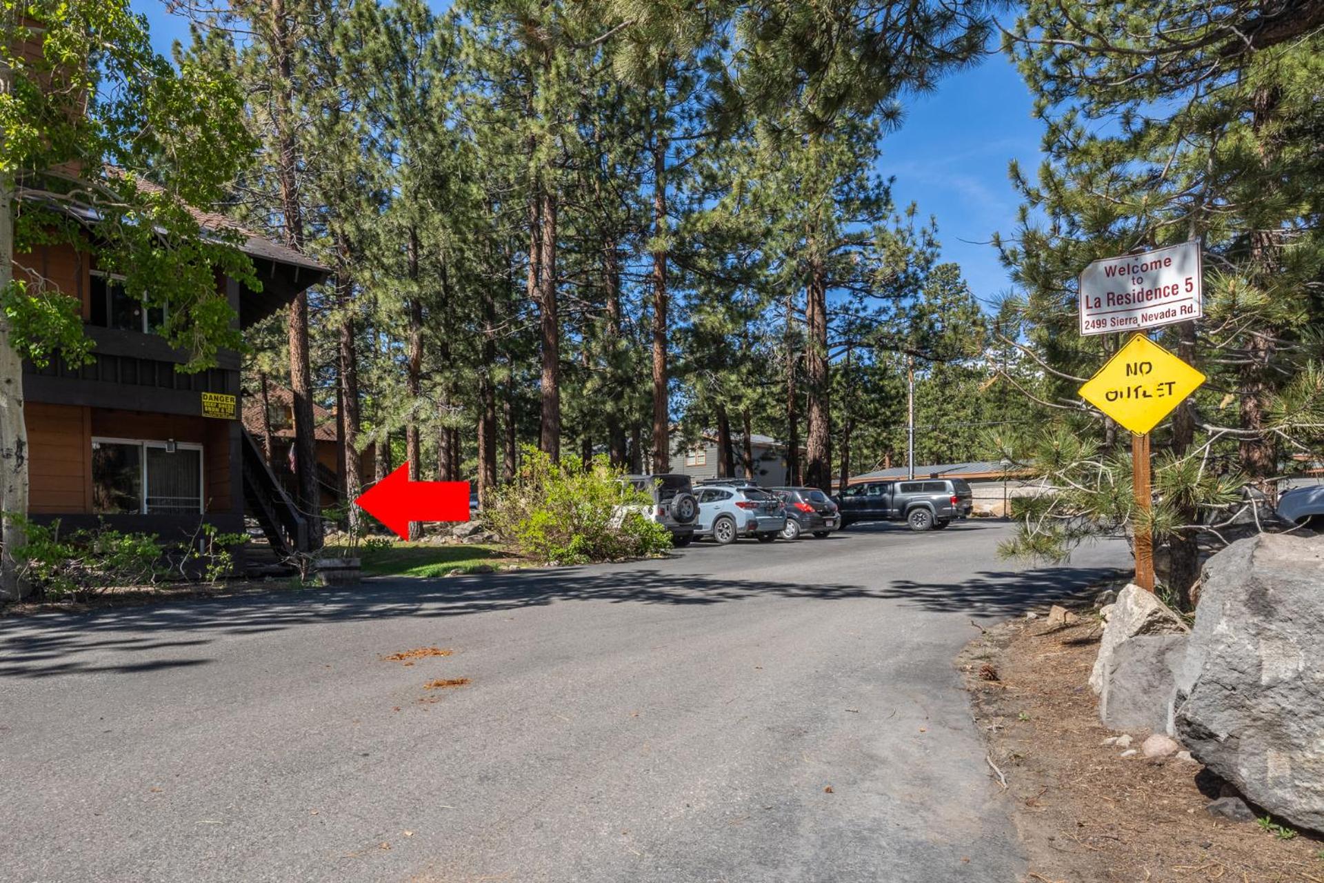 Cozy Cabin-Style Condo in Central Location view 5