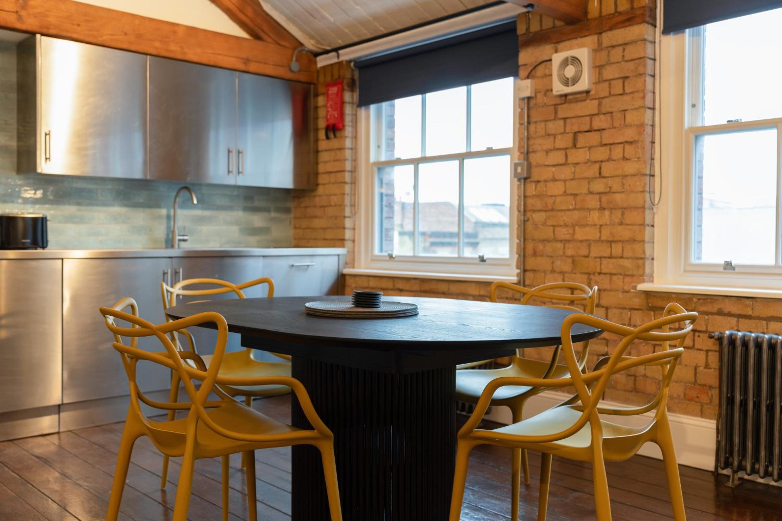 Crashpads Shoreditch Apartments - The Club Row Collection