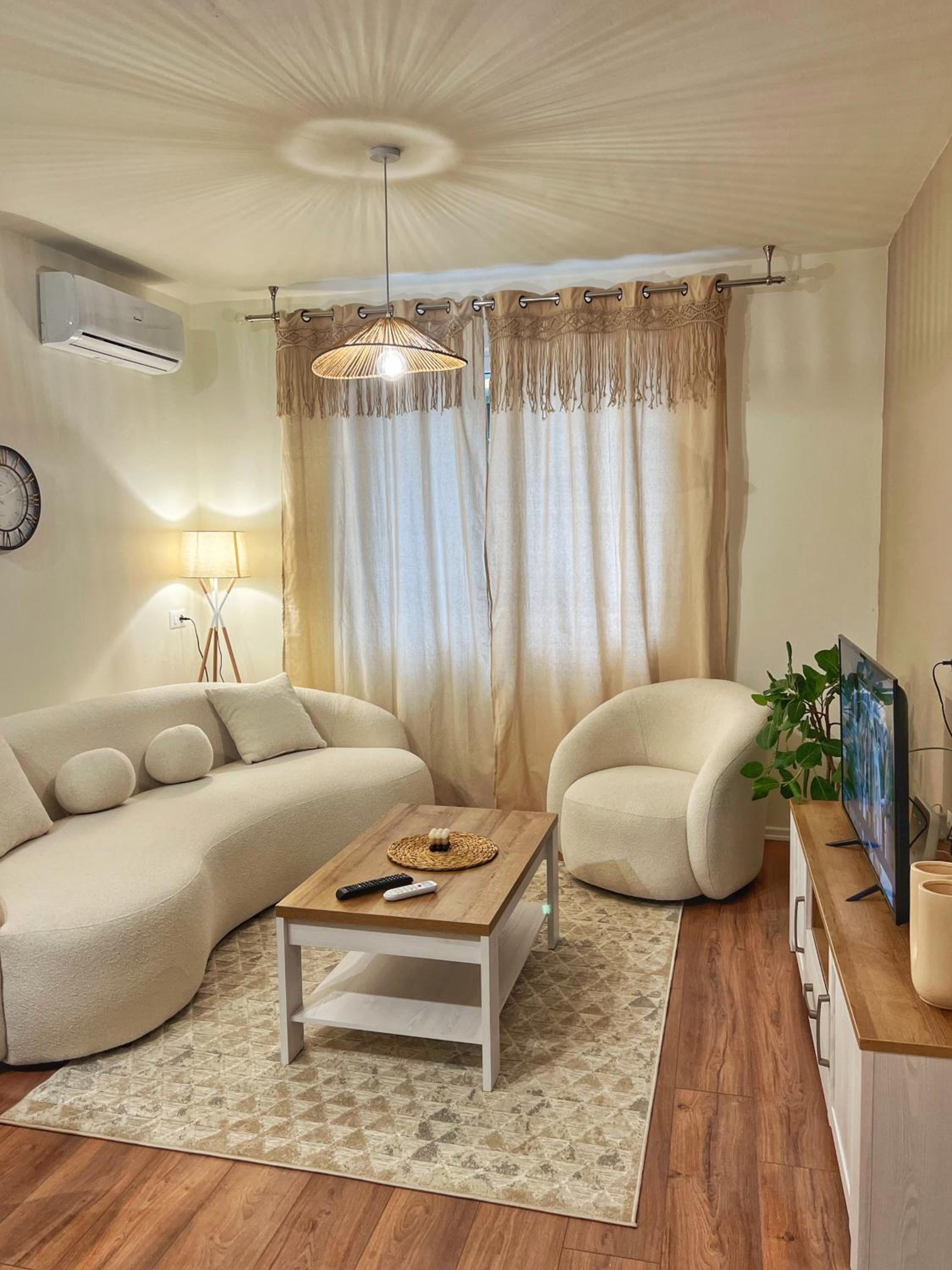 BOHO Cane Apartment
