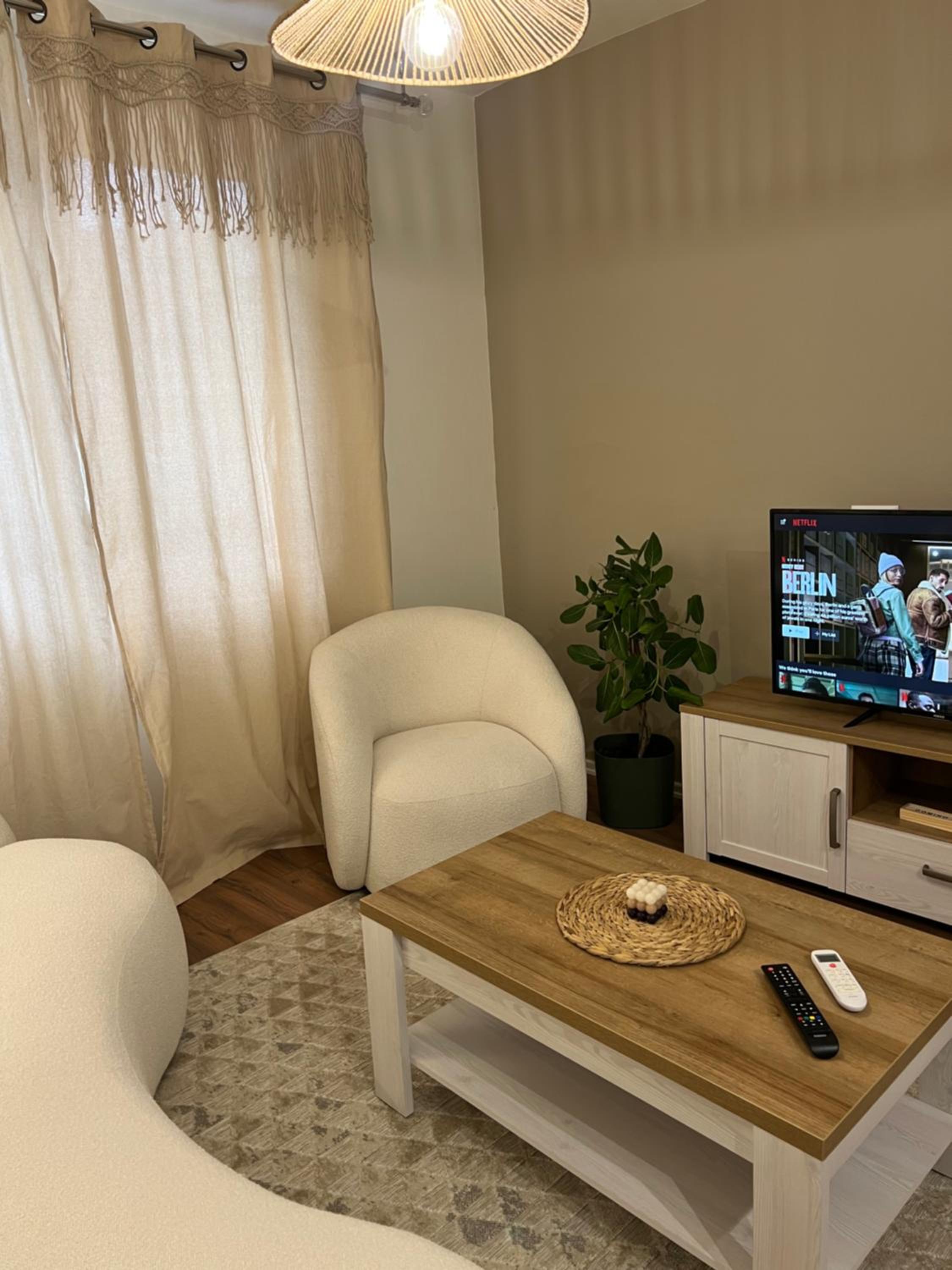 BOHO Cane Apartment