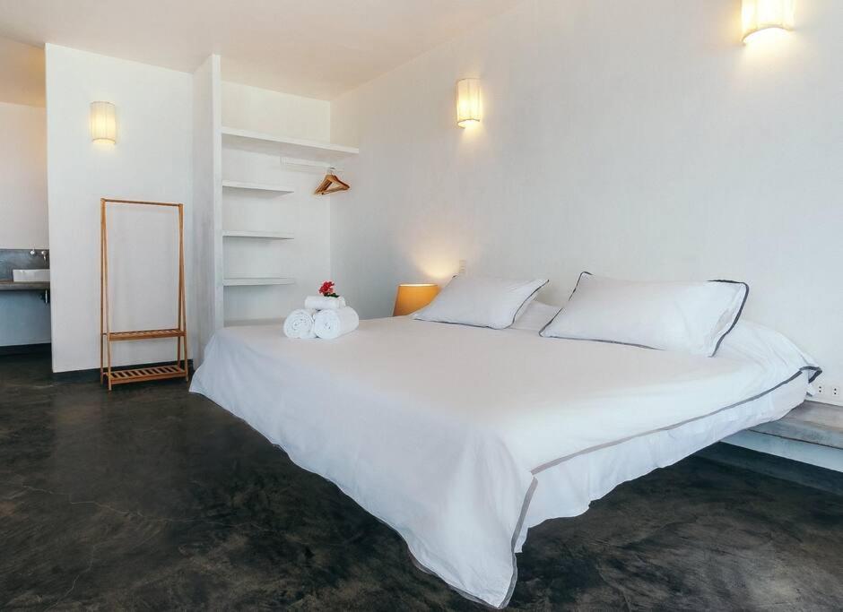 Marmot Seashore Moonset Suite