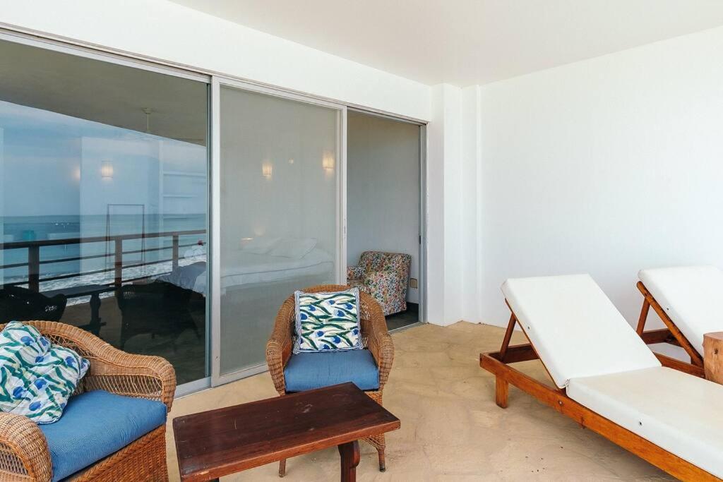 Marmot Seashore Moonset Suite