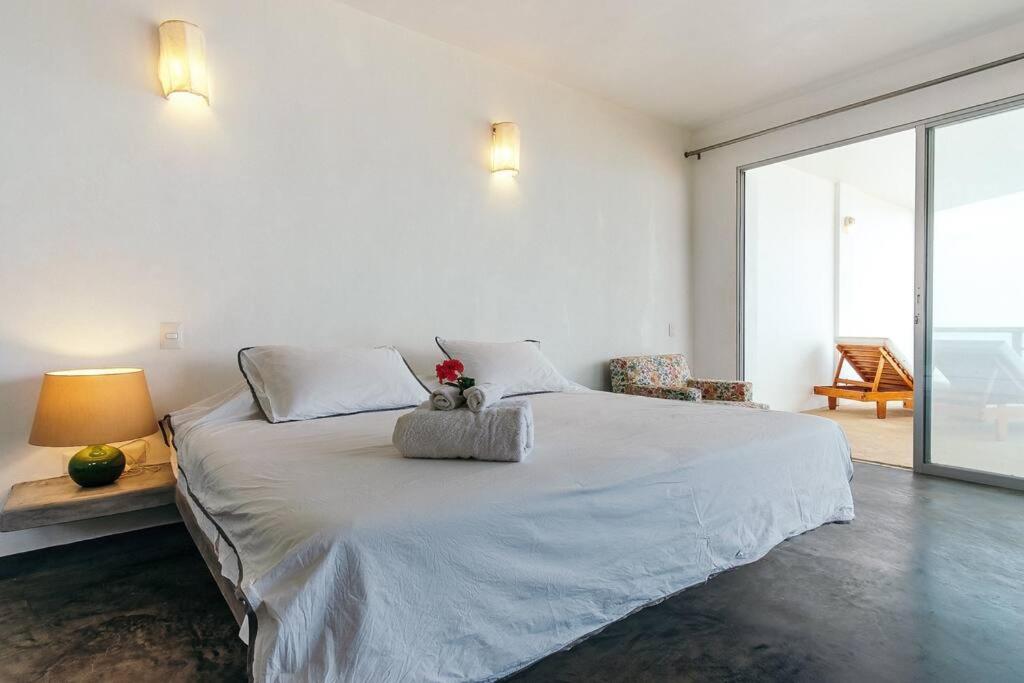 Marmot Seashore Moonset Suite