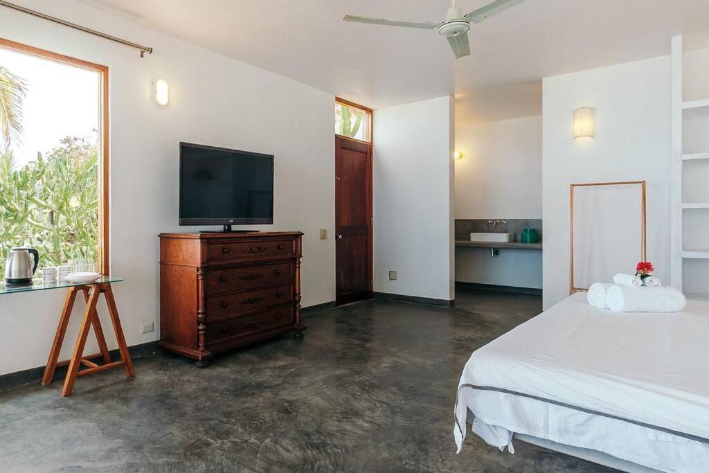 Marmot Seashore Moonset Suite