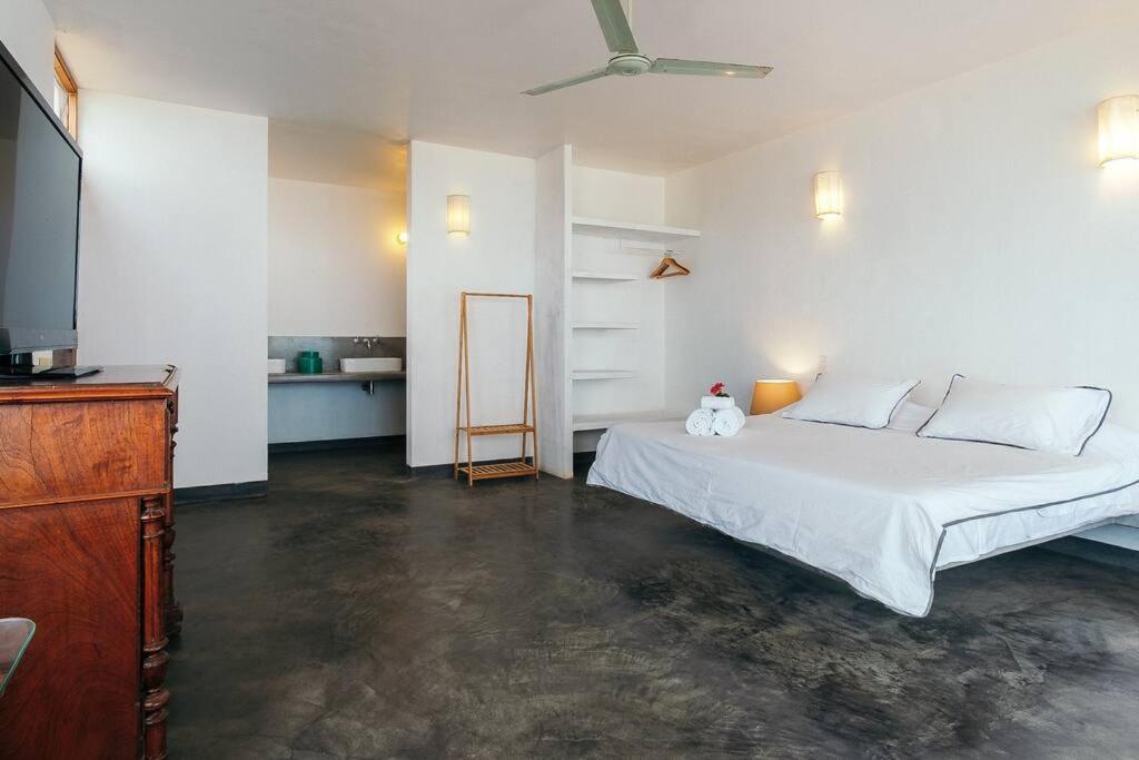 Marmot Seashore Moonset Suite
