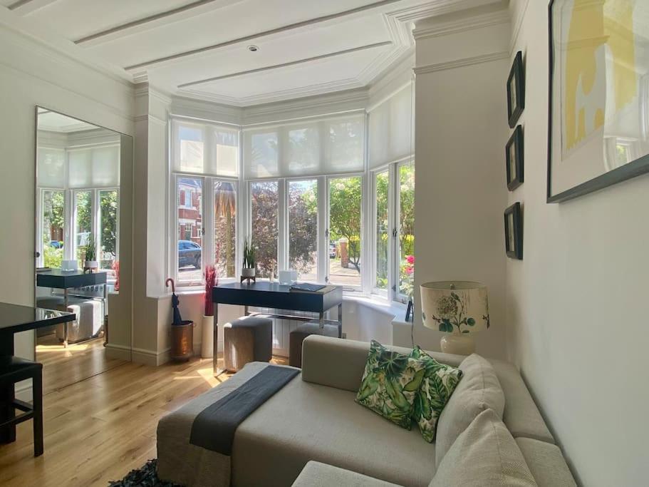 Interior Designed Flat near Kew Botanical Gardens
