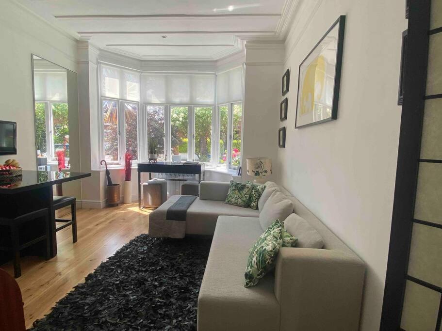 Interior Designed Flat near Kew Botanical Gardens