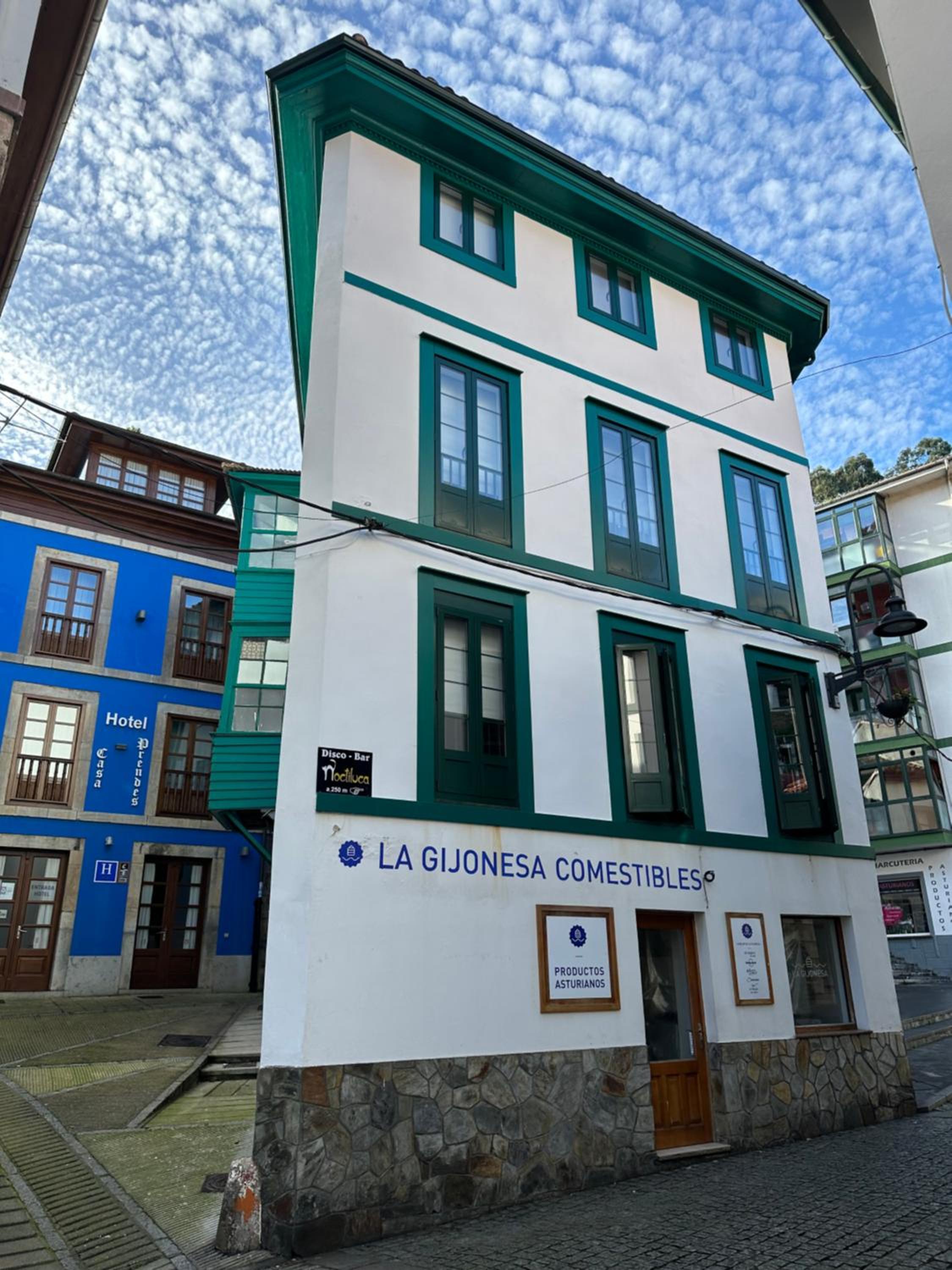 Casa Urbanín I plaza ayuntamiento