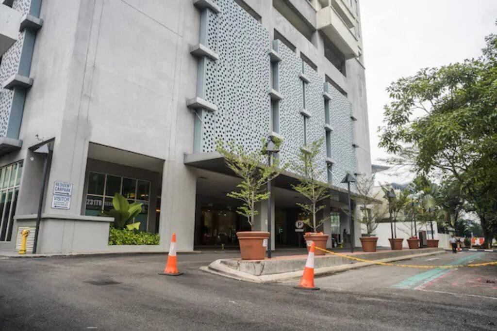 2BR 2 Bath Homestay near The Exchange TRX 4~5 pax