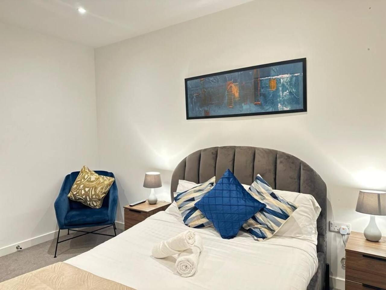 Birmingham City Centre - 3 Bed Apartment view 5