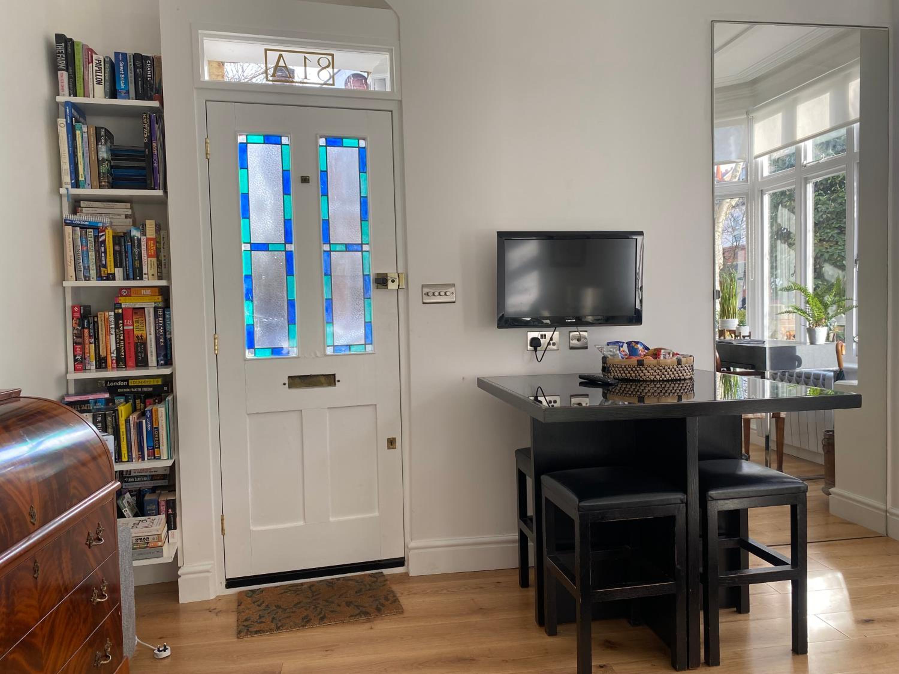 Interior Designed Flat near Kew Botanical Gardens