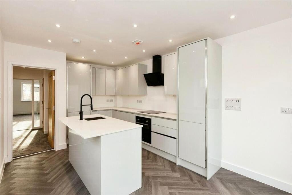 Brand new modern Cheltenham home