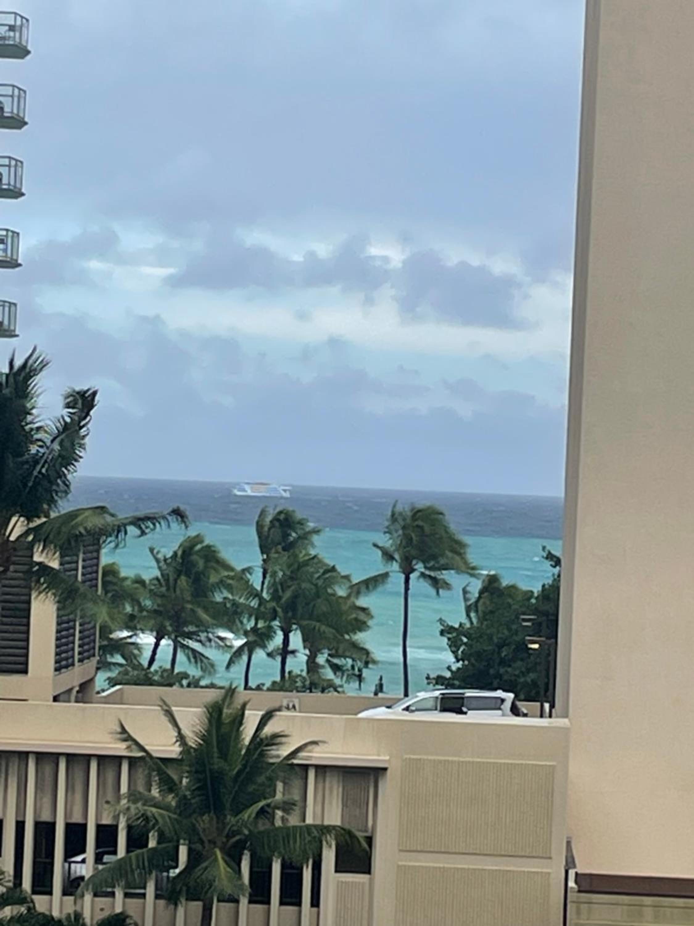 Contemporary Ocean View Suite - Heart of Waikiki!