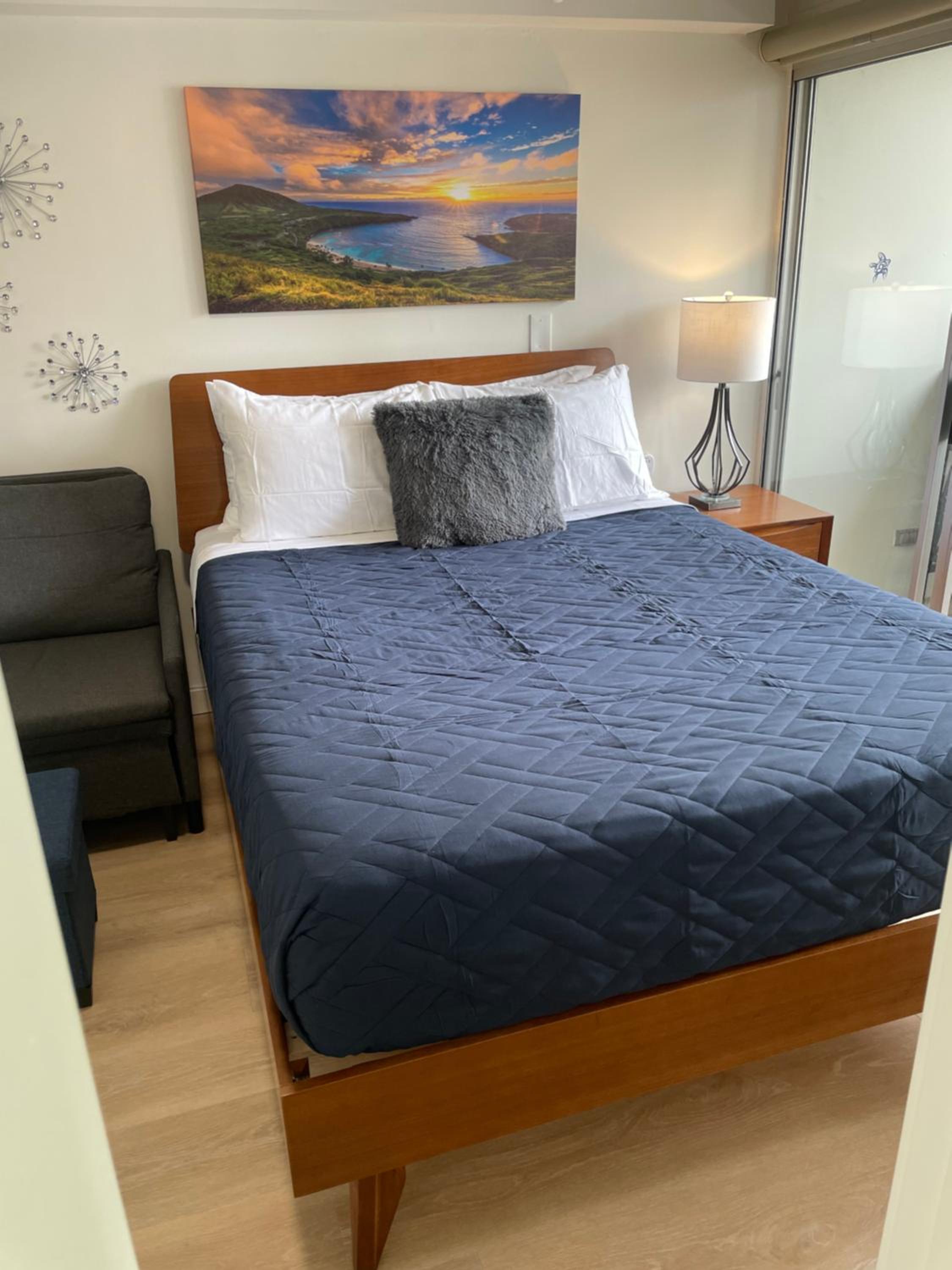Contemporary Ocean View Suite - Heart of Waikiki!: hotel room photo