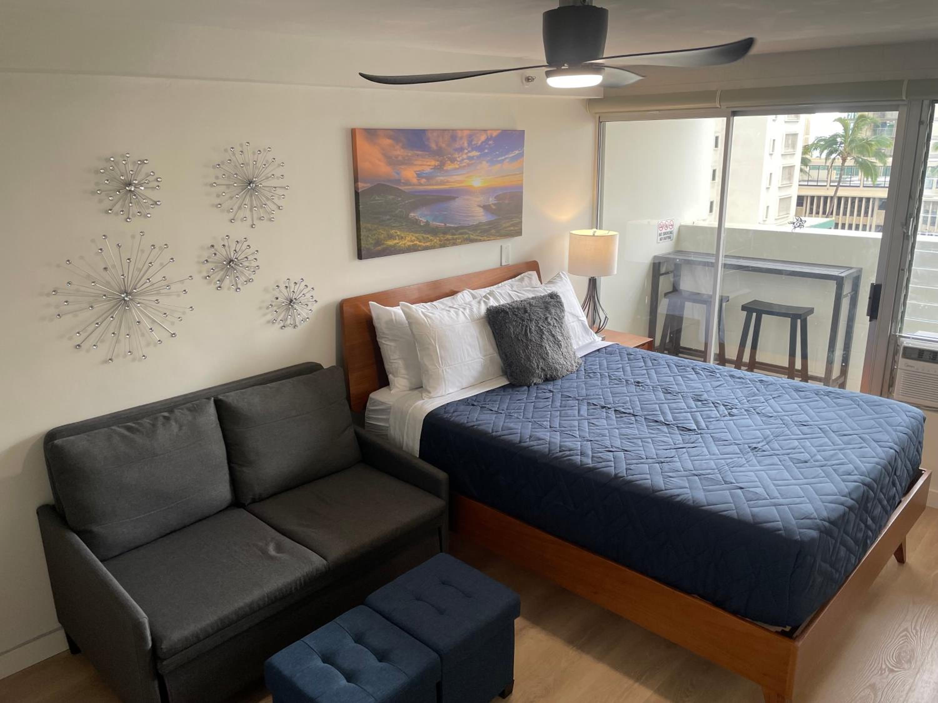 Contemporary Ocean View Suite - Heart of Waikiki!: hotel room photo