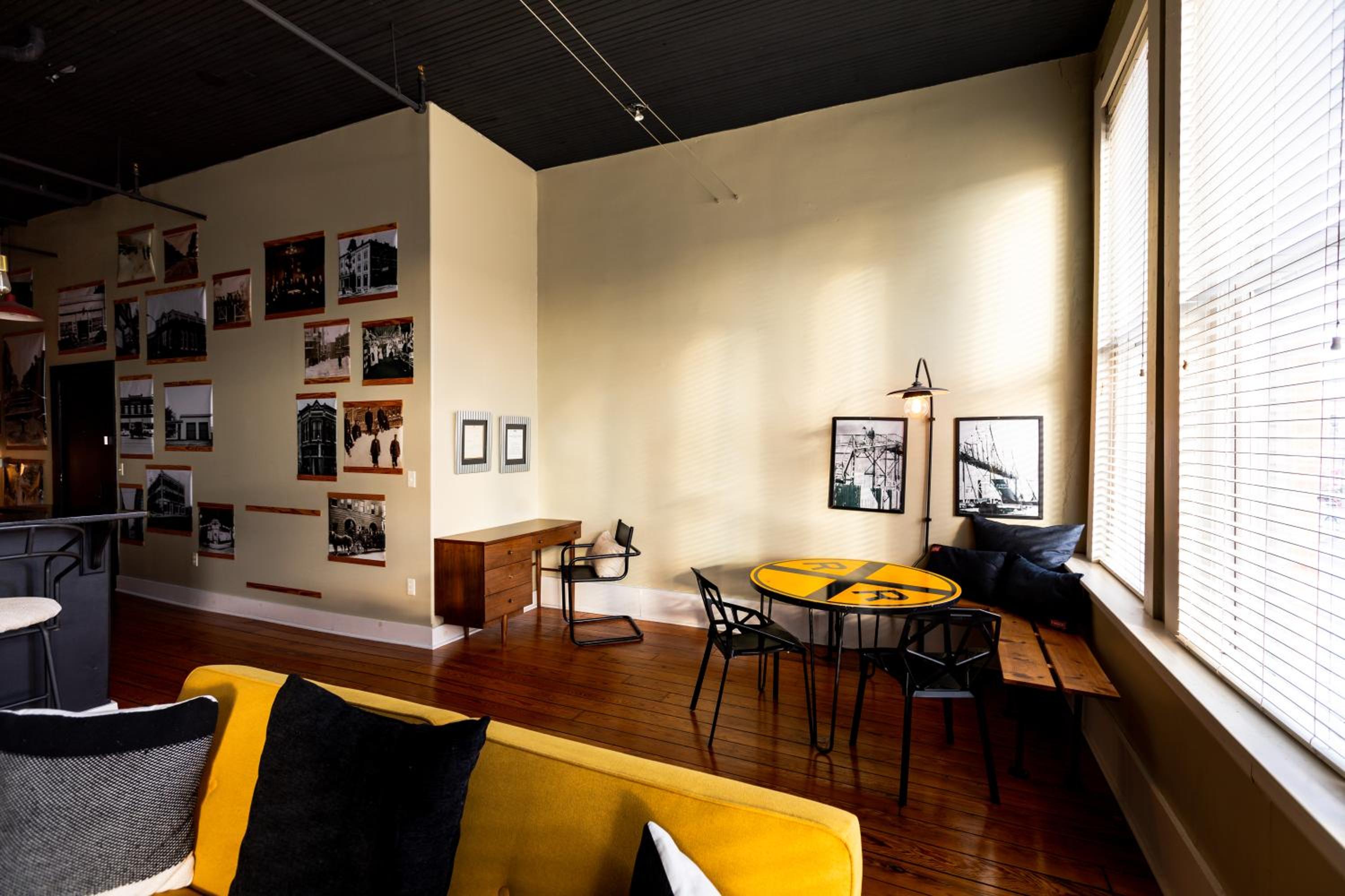 lounge