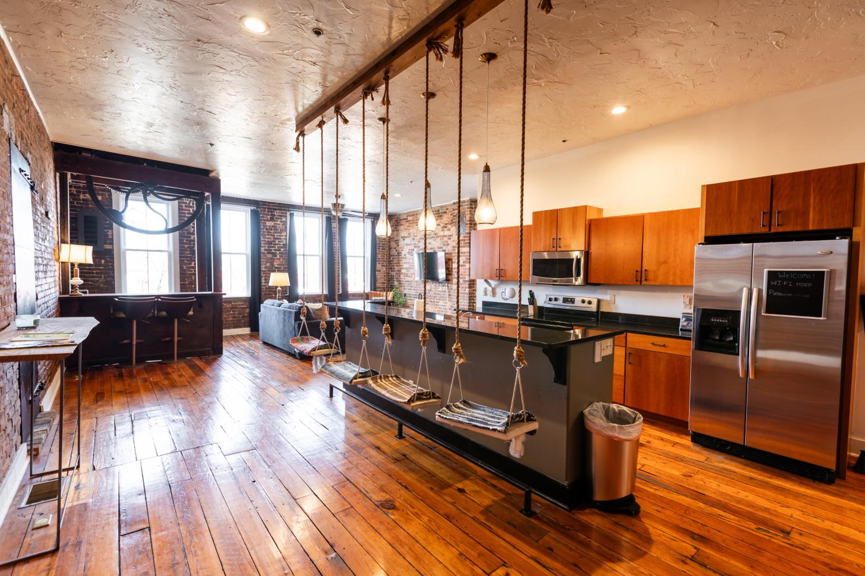 Springfield Vacations - The Two Story Loft - Property Image 1