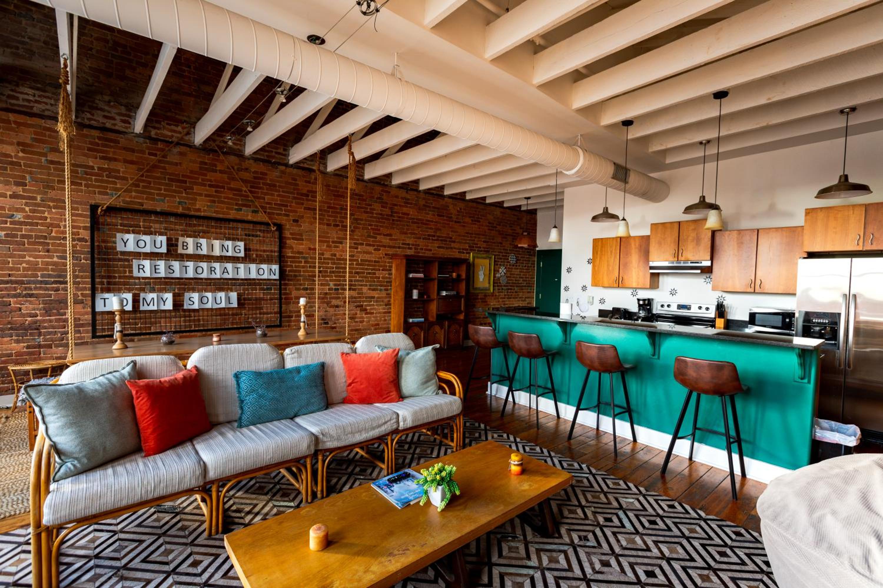 Springfield Vacations - The Boho Loft - Property Image 2