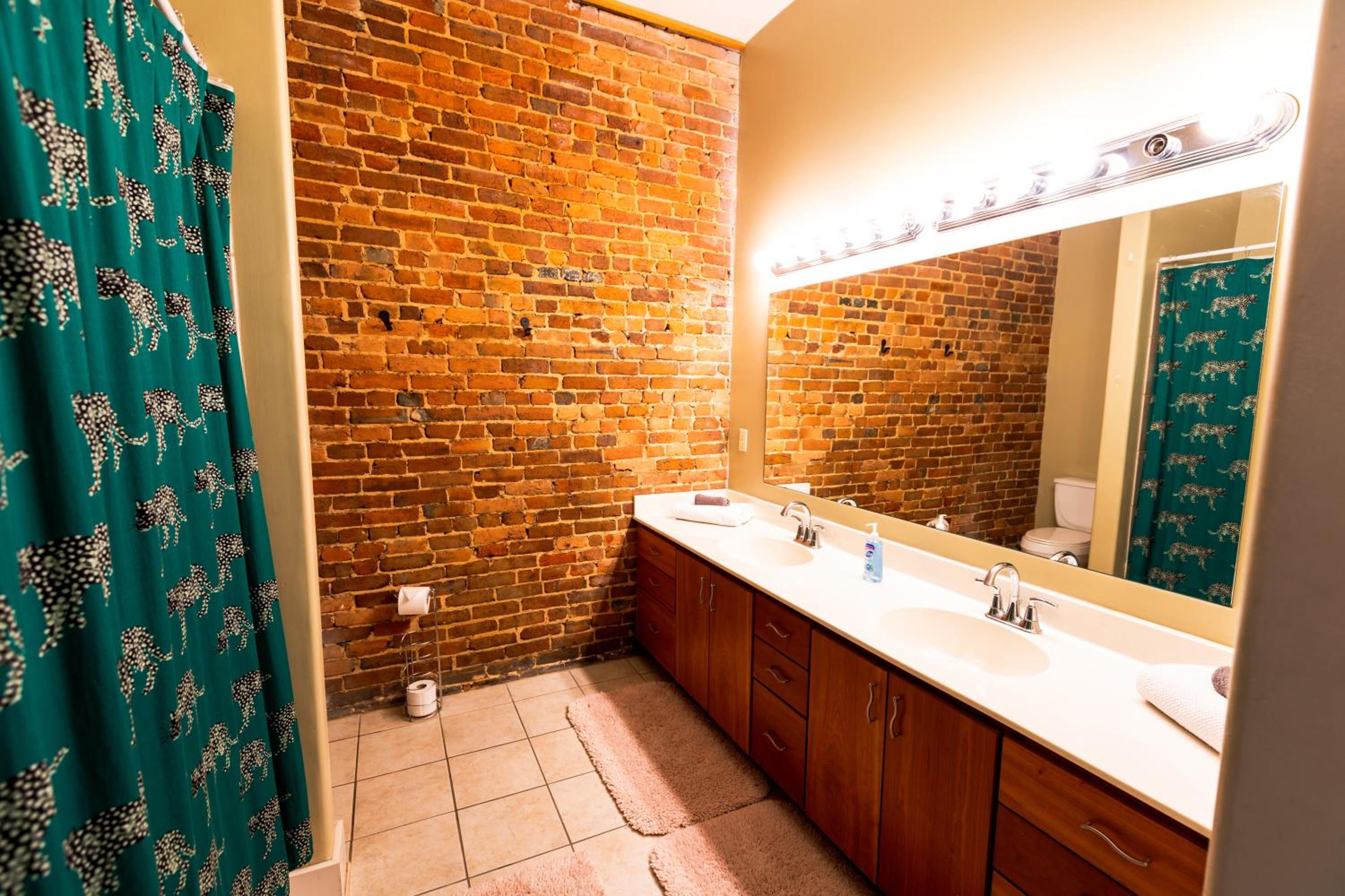 Springfield Vacations - The Boho Loft - Property Image 11