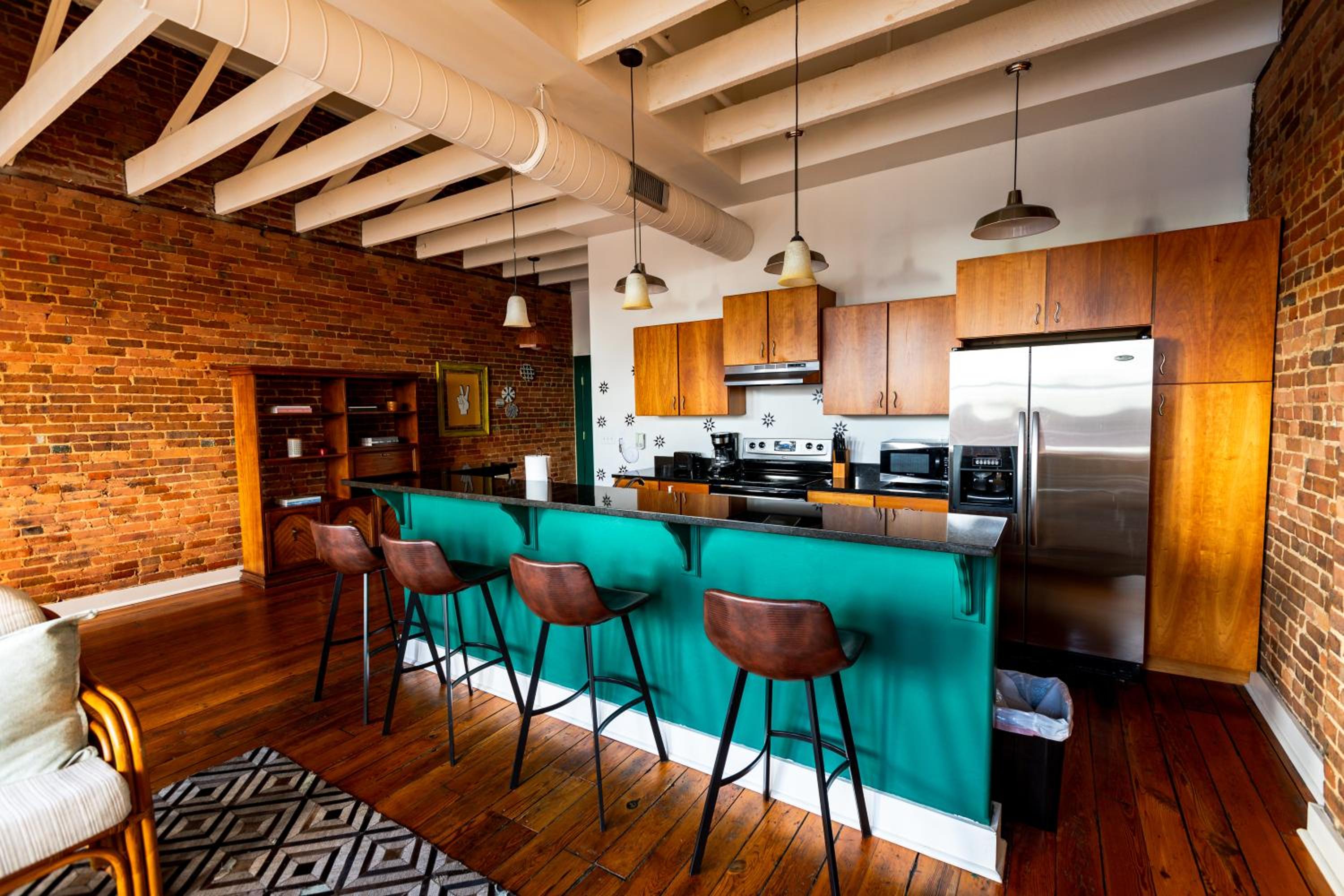 Springfield Vacations - The Boho Loft - Property Image 3