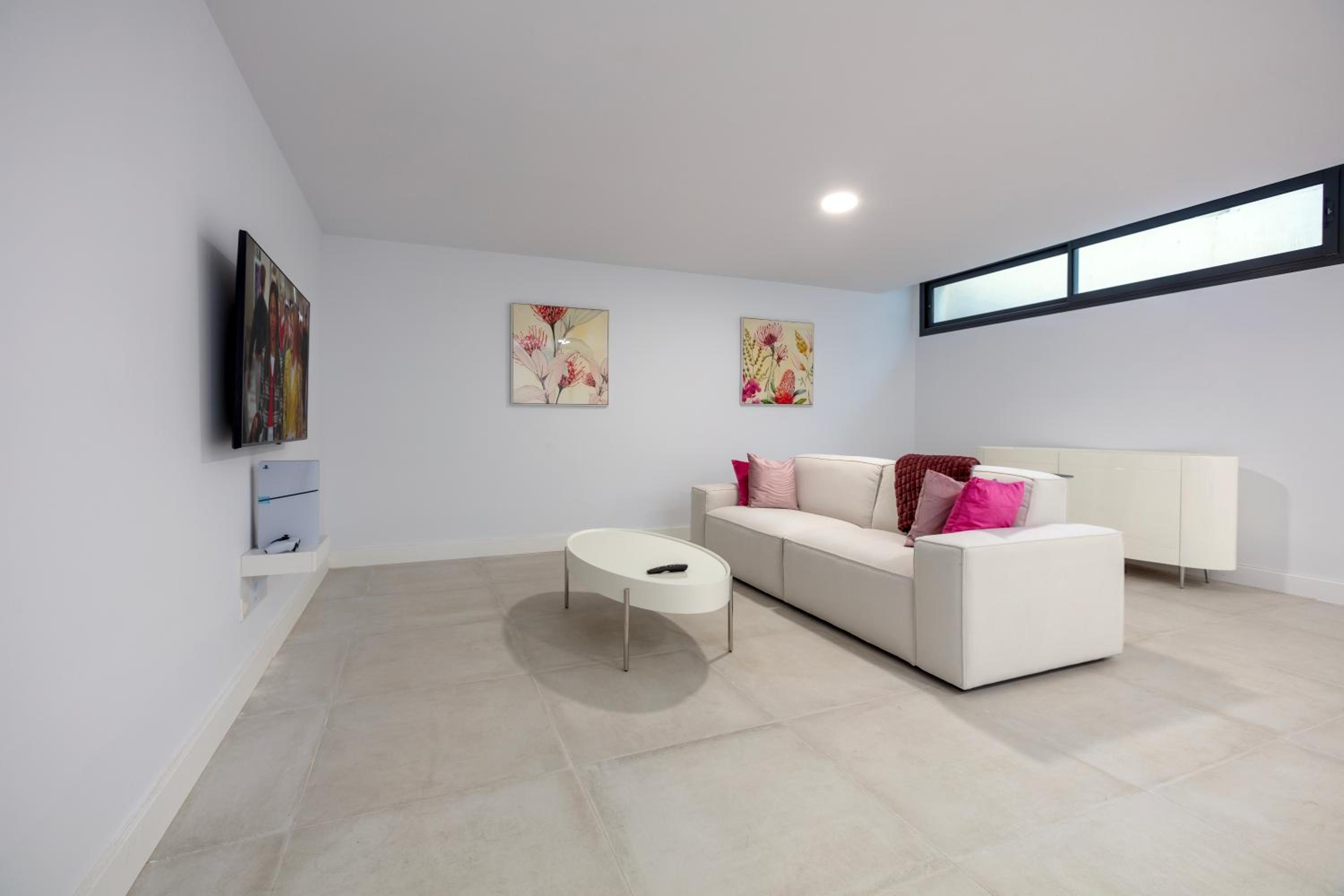 Marbella Vacations - The White House Marbella - Property Image 29