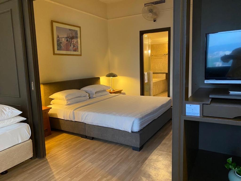 Quill Residence Service Suites By Low