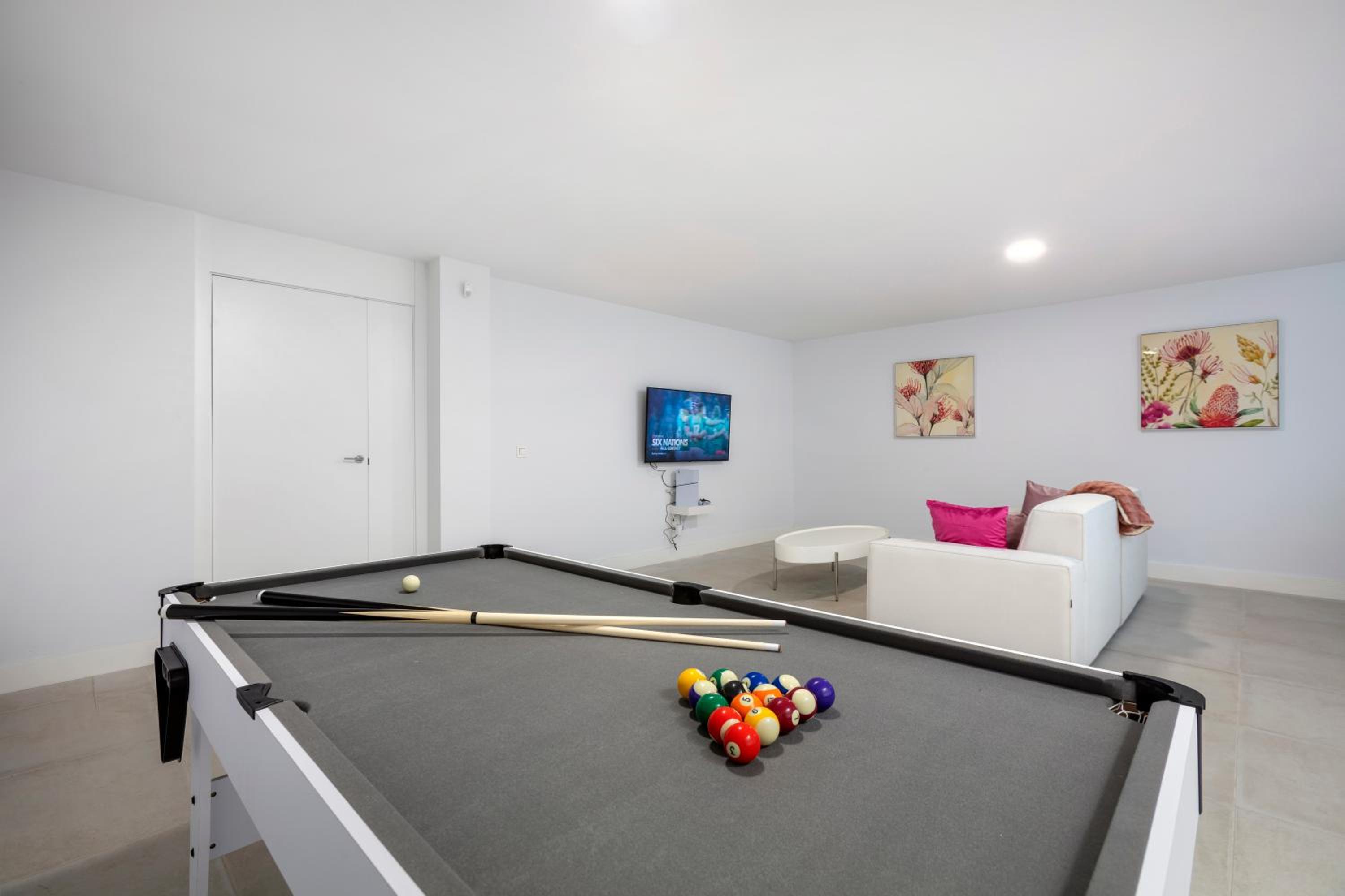 Marbella Vacations - The White House Marbella - Property Image 36