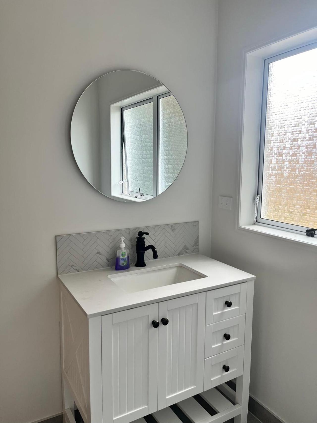 Perfect living in Eastern view 3