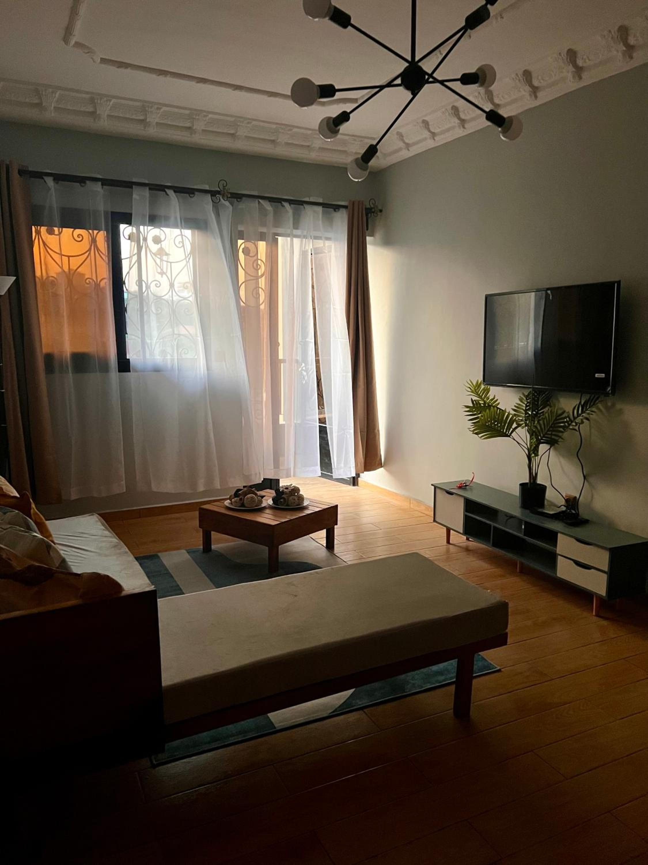 Residence Ethan Nji - Tropical Paradise