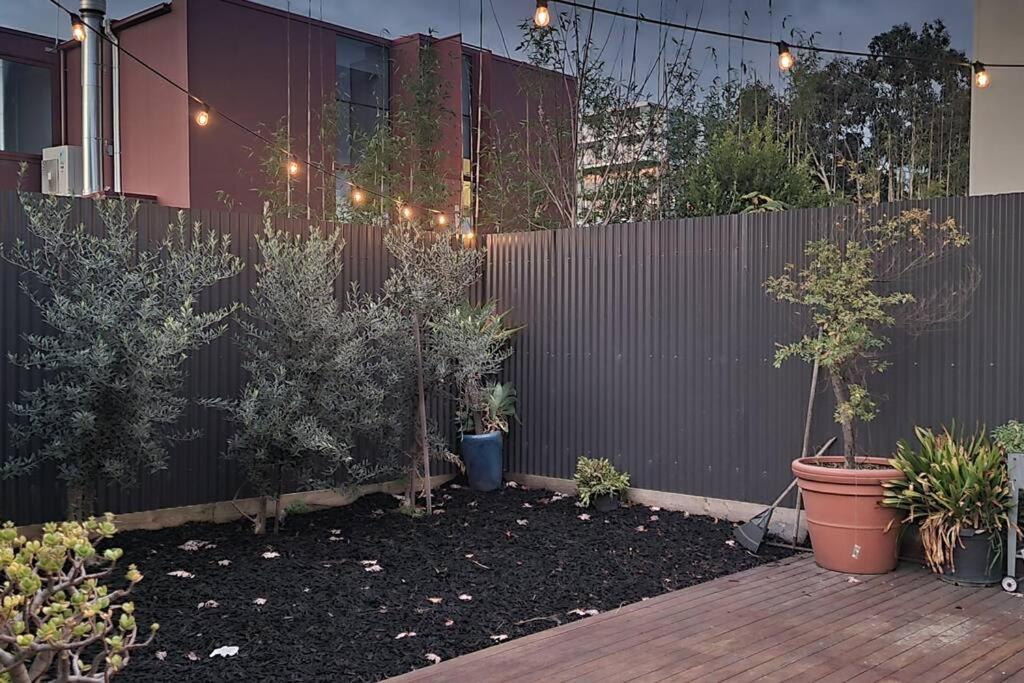 Richmond Delights - 4 Bedrooms and a Big Backyard