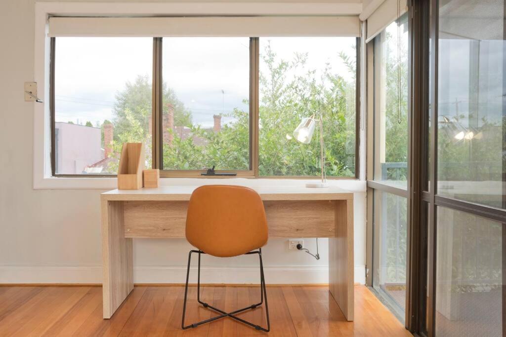 Richmond Delights - 4 Bedrooms and a Big Backyard