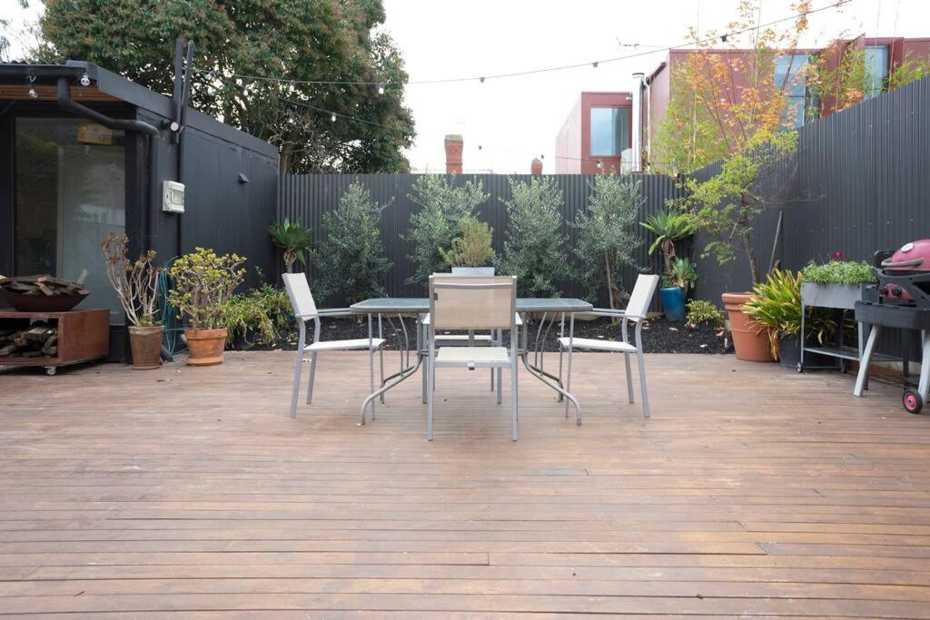 Richmond Delights - 4 Bedrooms and a Big Backyard
