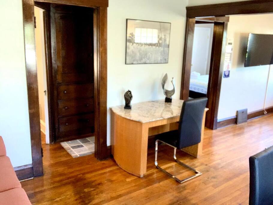 The House Hotels- Thoreau Upper - Lakewood - 10 Minutes to Downtown Attractions view 5
